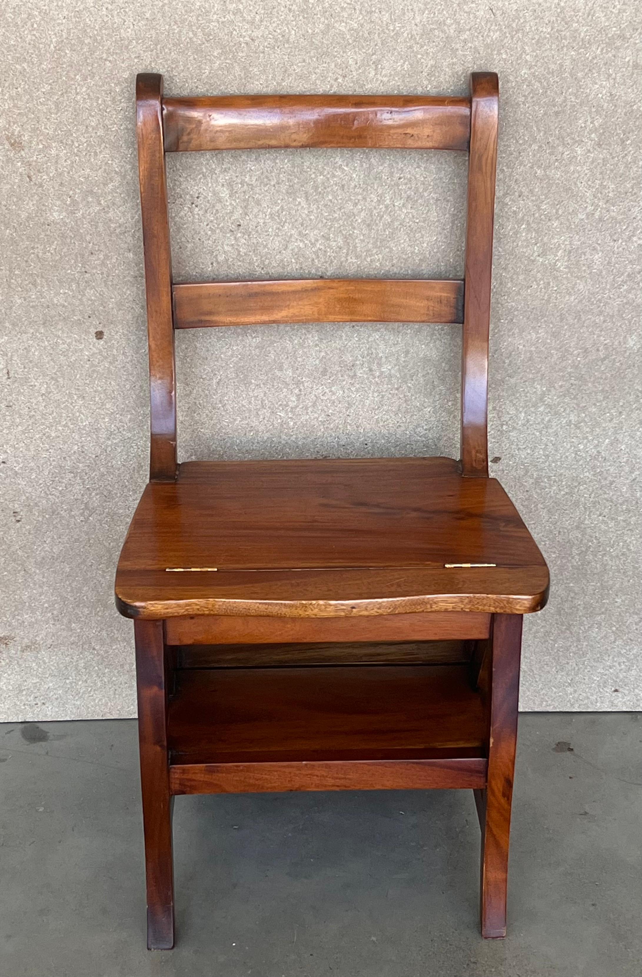 Vintage French Country Carved Oak Metamorphic Folding Chair Step Ladder In Good Condition In Miami, FL