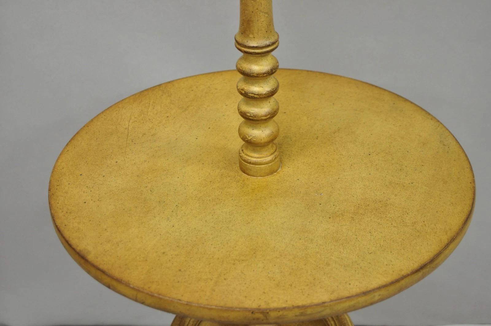 Lampada da terra a piedistallo con candeliere in legno intagliato di campagna francese d'epoca In condizioni buone in vendita a Philadelphia, PA