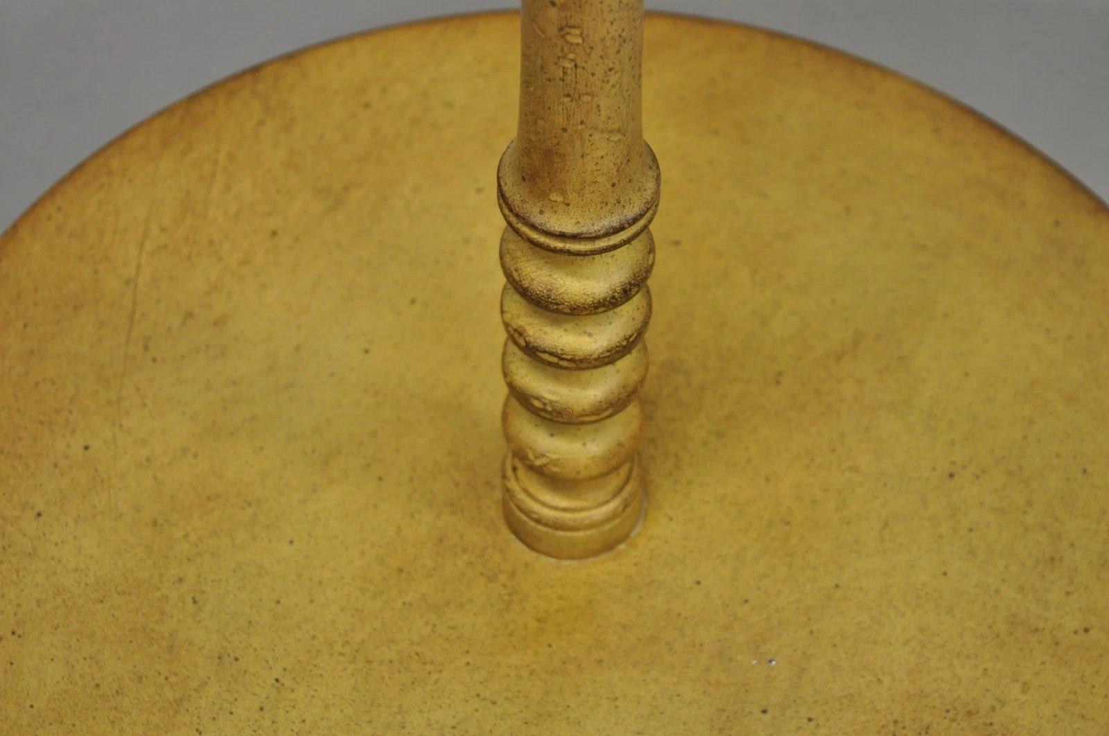 Lampada da terra a piedistallo con candeliere in legno intagliato di campagna francese d'epoca in vendita 3