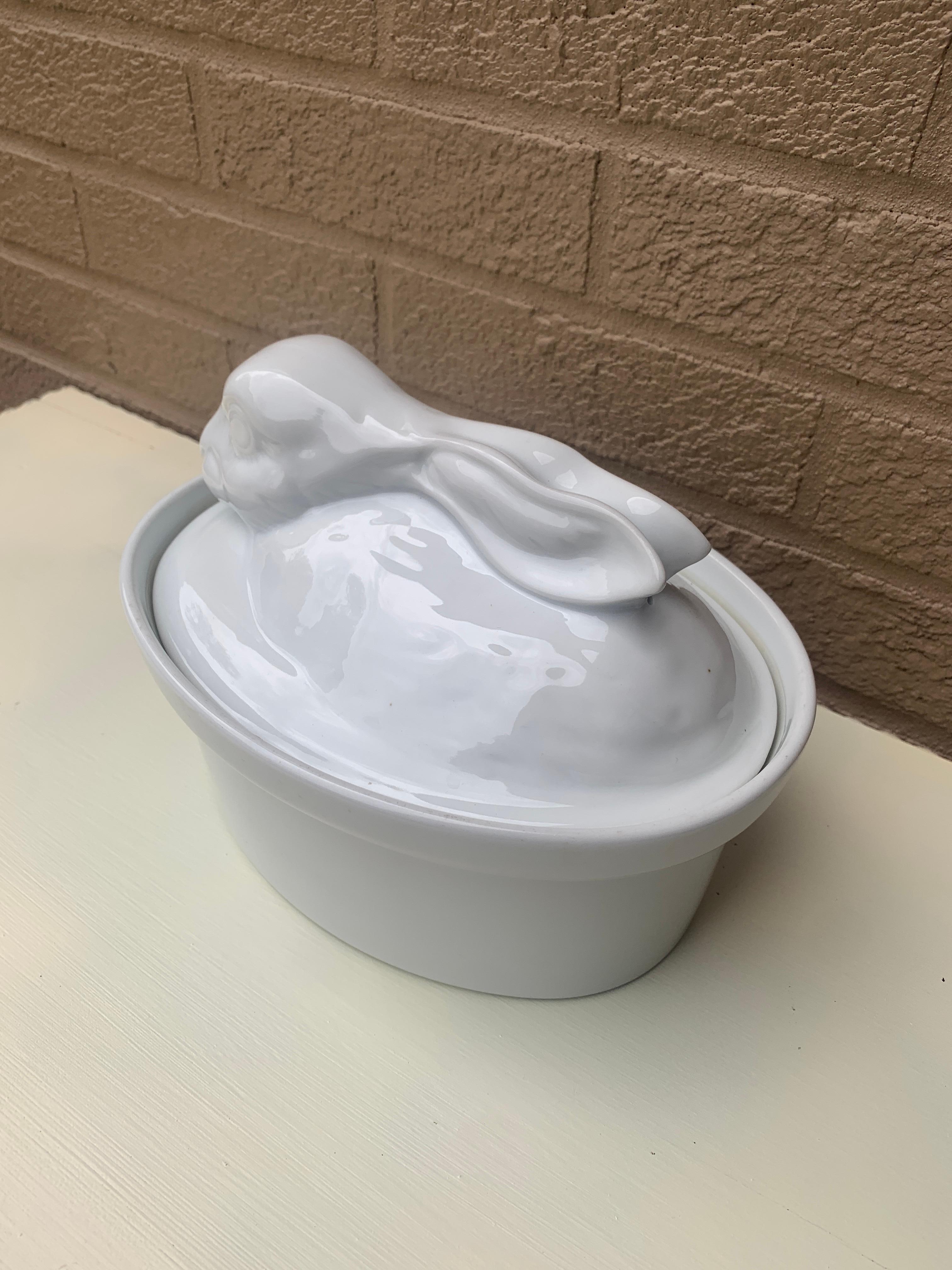 Francese Casseruola per conigli in ceramica Vintage French Country in vendita