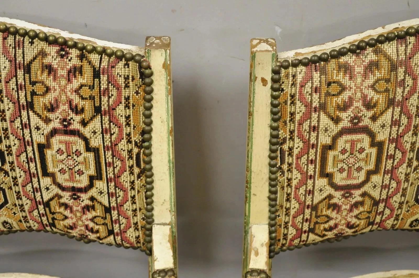 20ième siècle Vintage French Country Cream Distress Painted Lounge Arm Chairs & Ottoman a Pair en vente