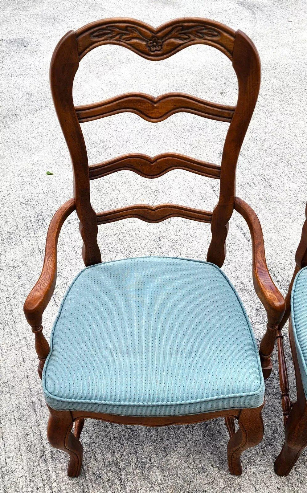 Set di 8 sedie da pranzo vintage di campagna francese in vendita 3