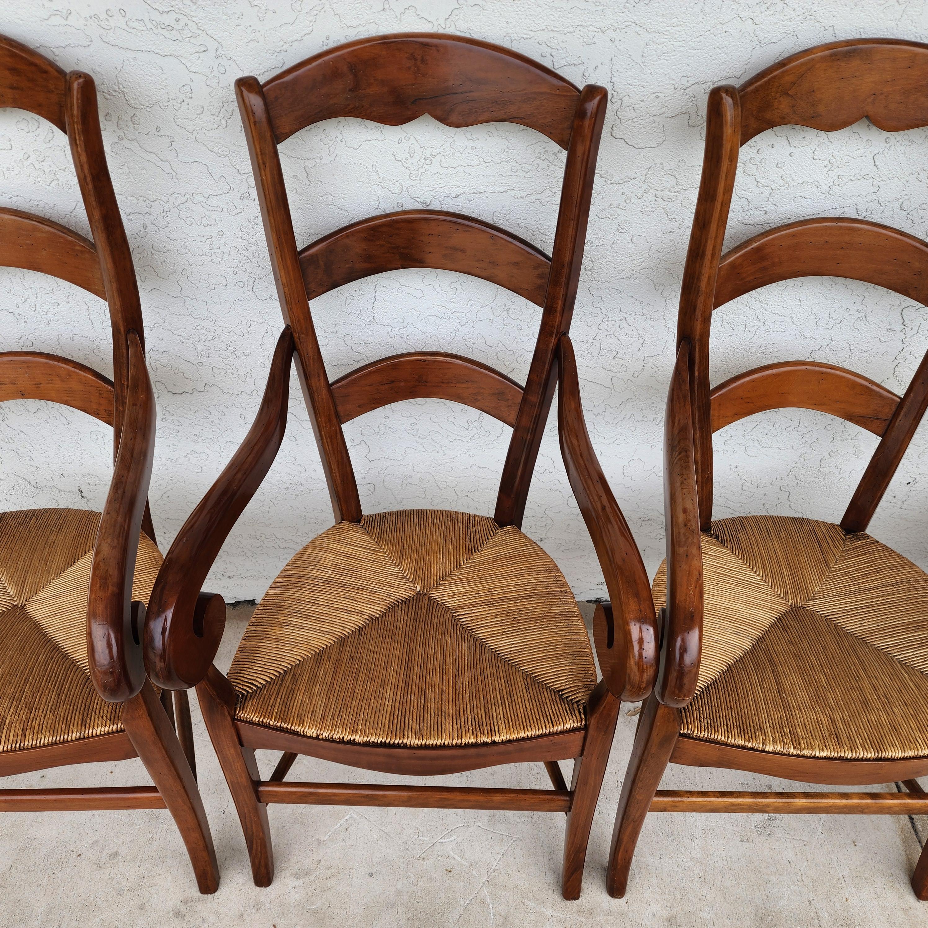 Set di 8 sedie da pranzo vintage di campagna francese in vendita 3