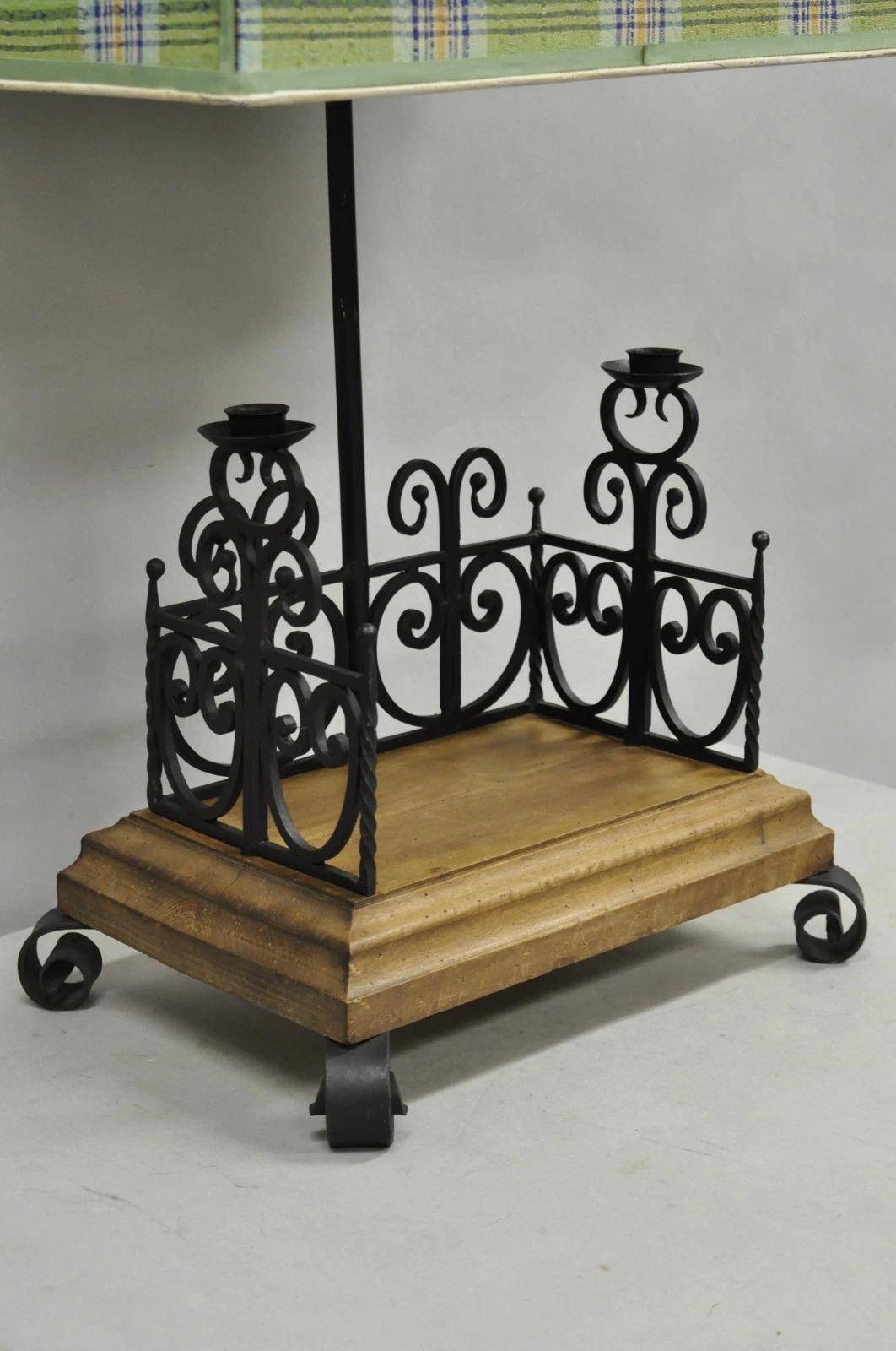 Lampe de table en fer forgé Wood Vintage French Country Gothic Renaissance Scrolling Wrought Iron Wood en vente 8