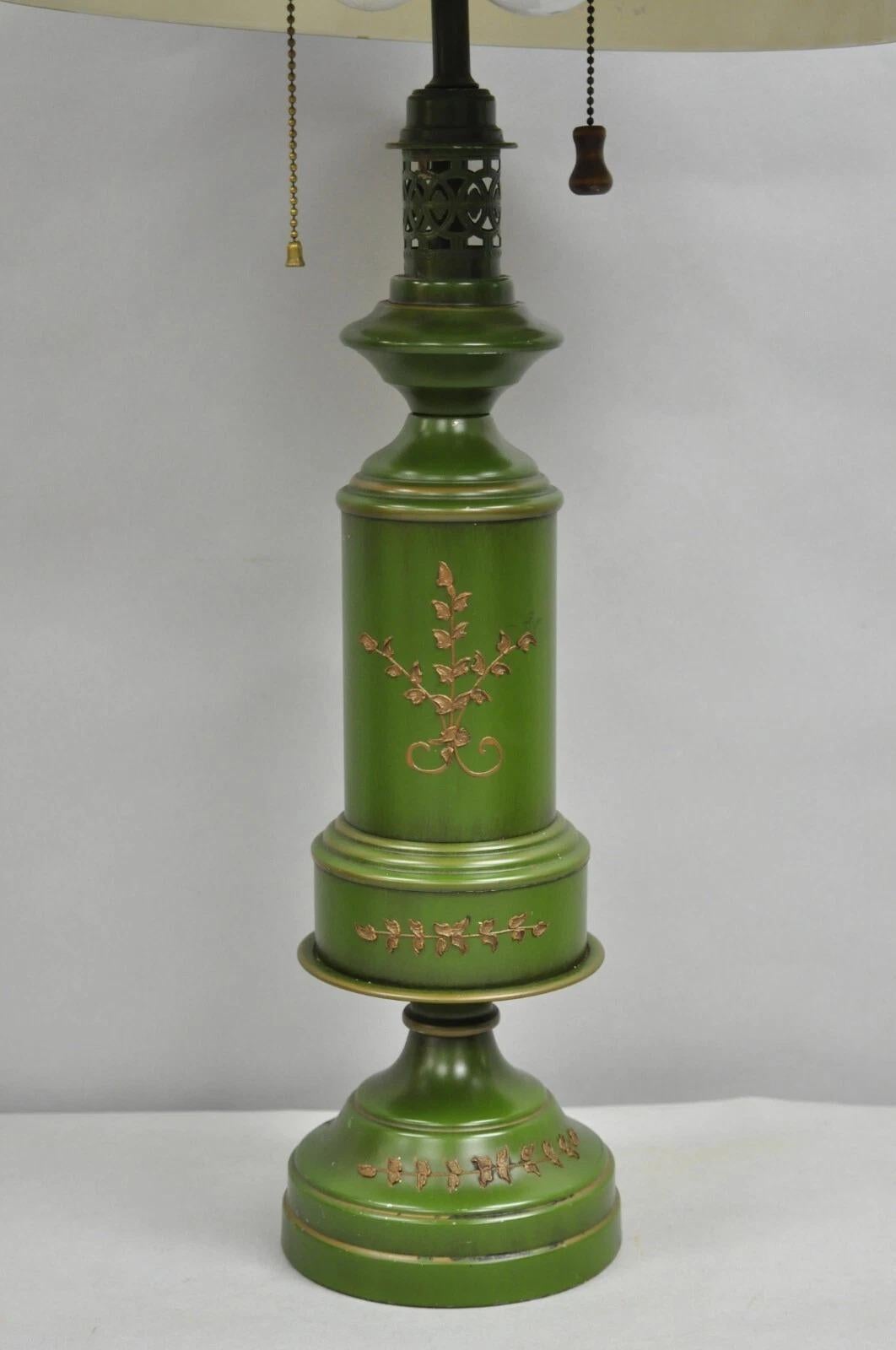 Vintage French Country Green Tole Metal Tall Lantern Table Lamp with Shade In Good Condition For Sale In Philadelphia, PA