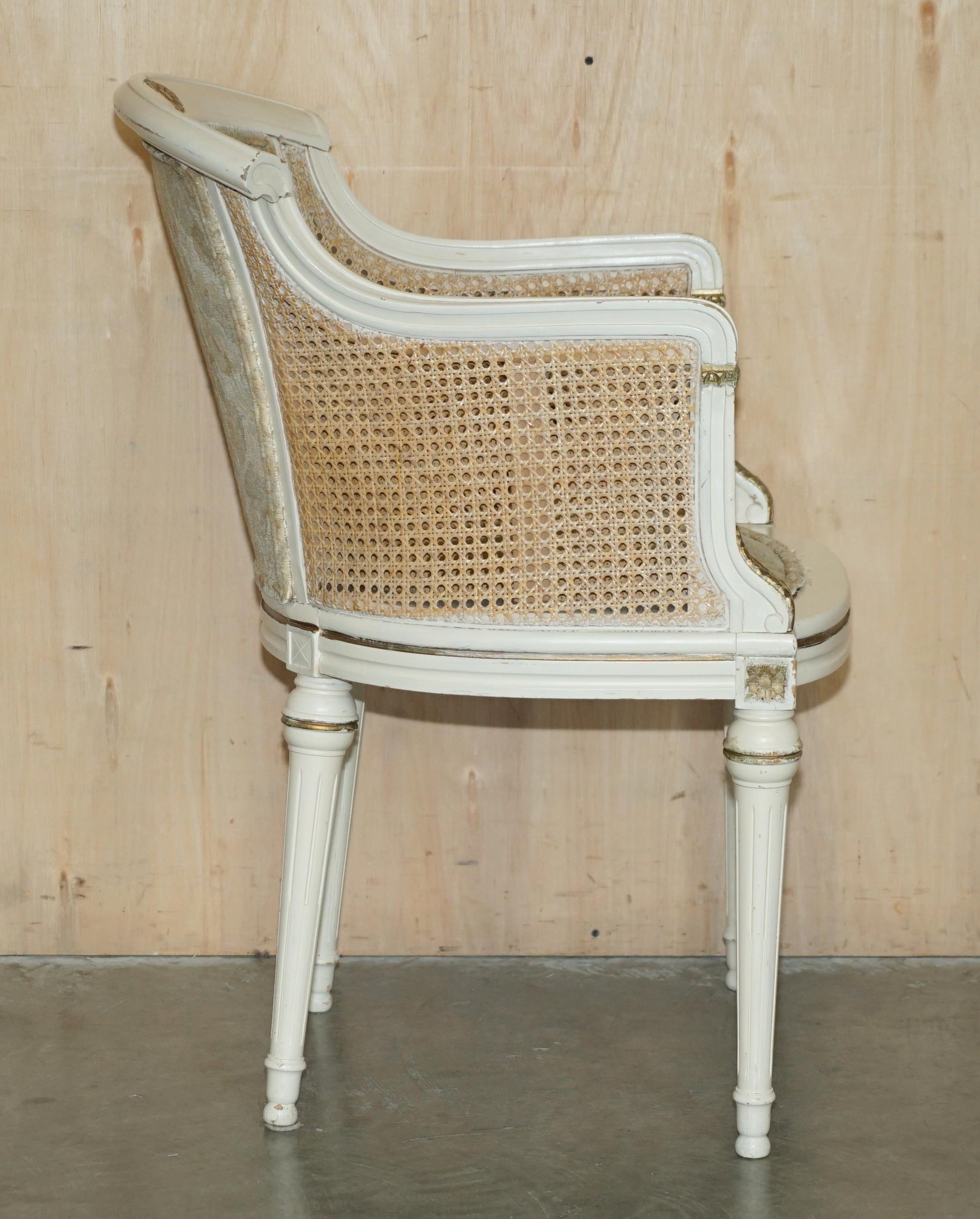 VINTAGE FRENCH COUNTRY HOUSE 1940'S ORIGINAL PAINT BERGERE RATTAN ARMCHAIr For Sale 10