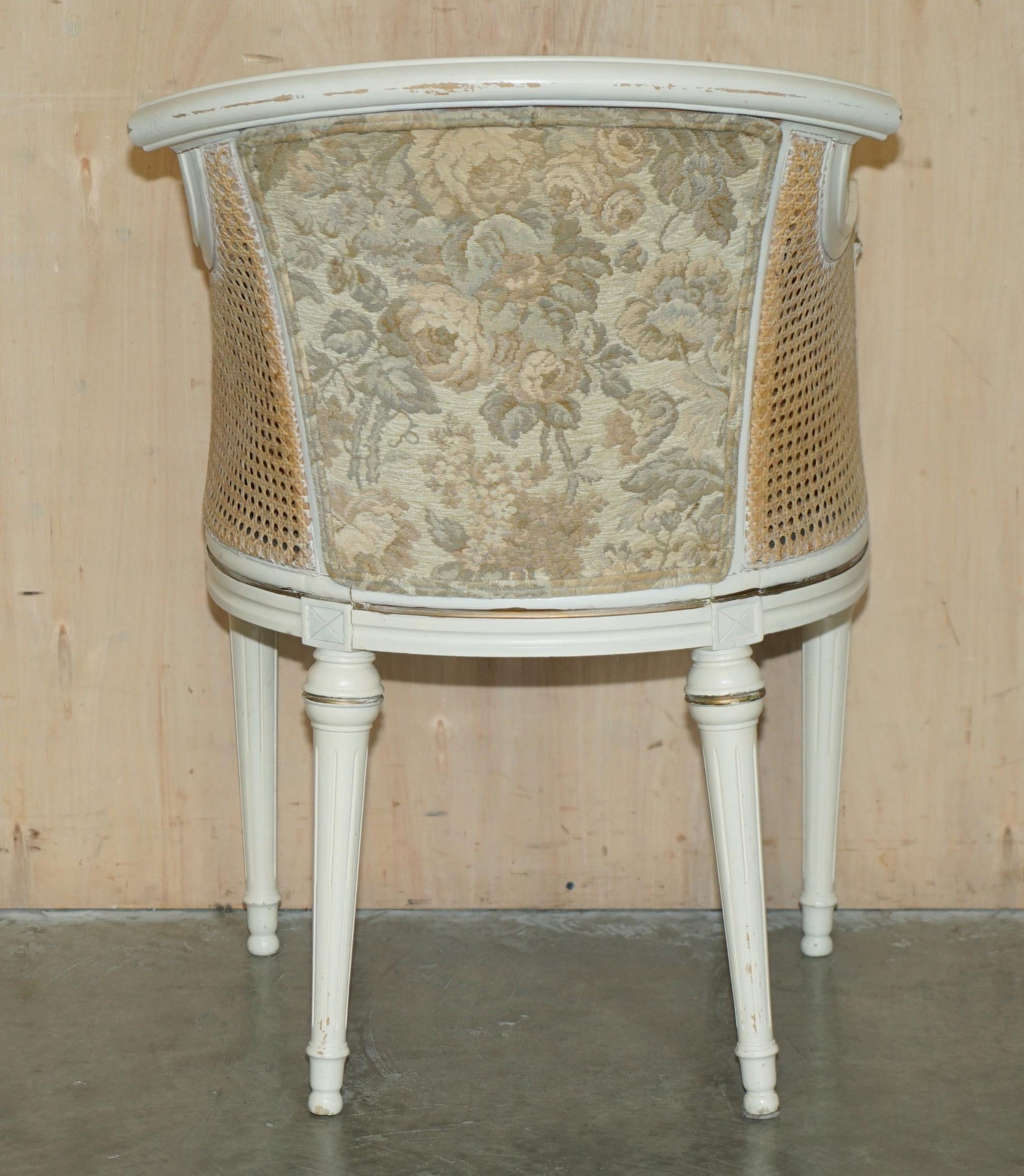 VINTAGE FRENCH COUNTRY HOUSE 1940'S ORIGINAL PAINT BERGERE RATTAN ARMCHAIr For Sale 11