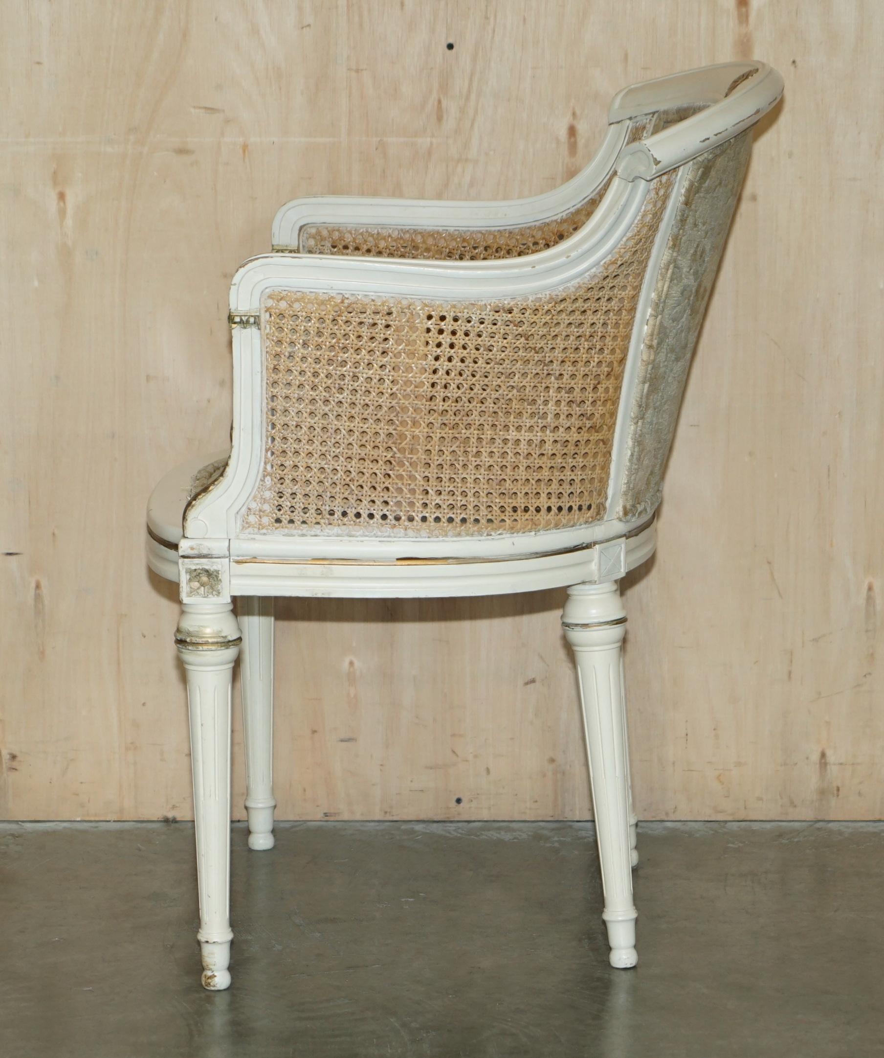 VINTAGE FRENCH COUNTRY HOUSE 1940'S ORIGINAL PAINT BERGERE RATTAN ARMCHAIr For Sale 12