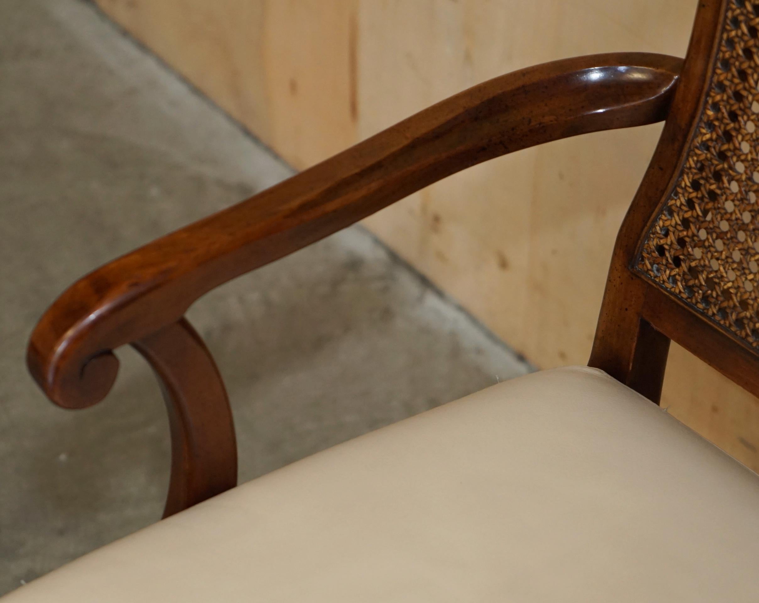 Fatto a mano SEDIA D'UFFICIO DI BORDO FRANCESE IN STILE LOUIS XVI BERGERE CARVER DI VINTAGE in vendita