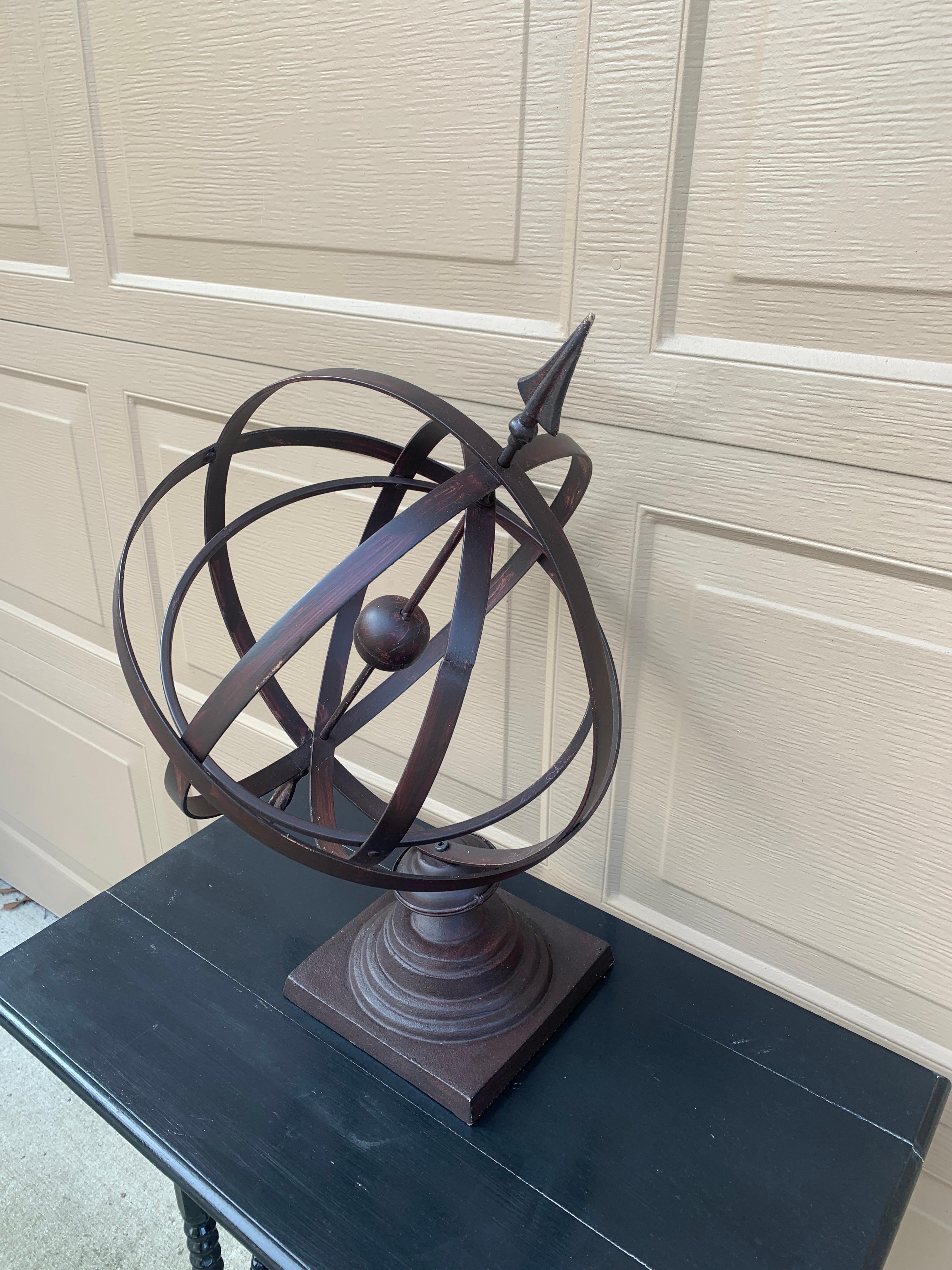 Vintage French Country Iron Garden Armillary Sundial Provincial francés en venta