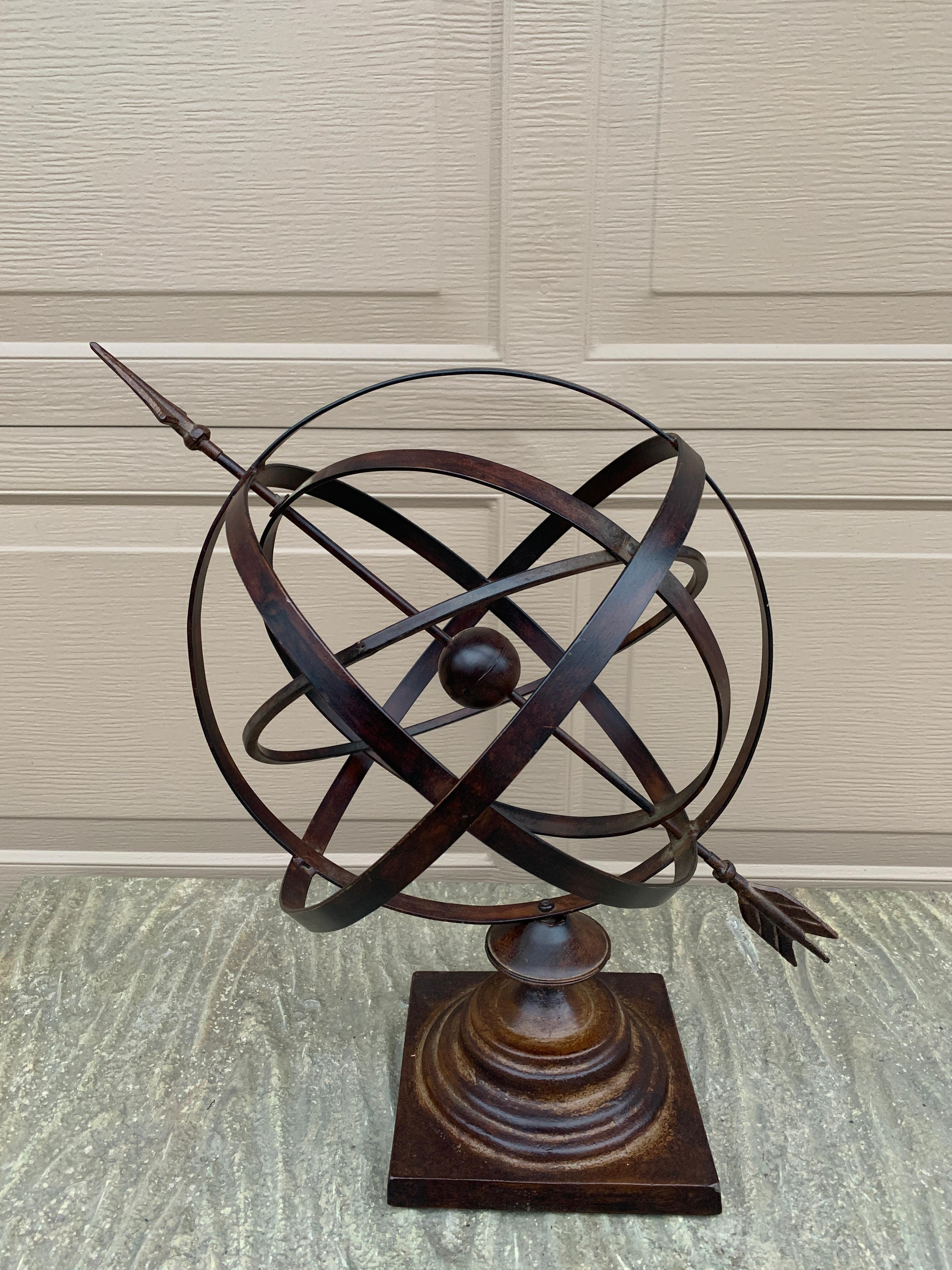Vintage Französisch Land Eisen Garten Armillary Sonnenuhr im Zustand „Gut“ im Angebot in Elkhart, IN