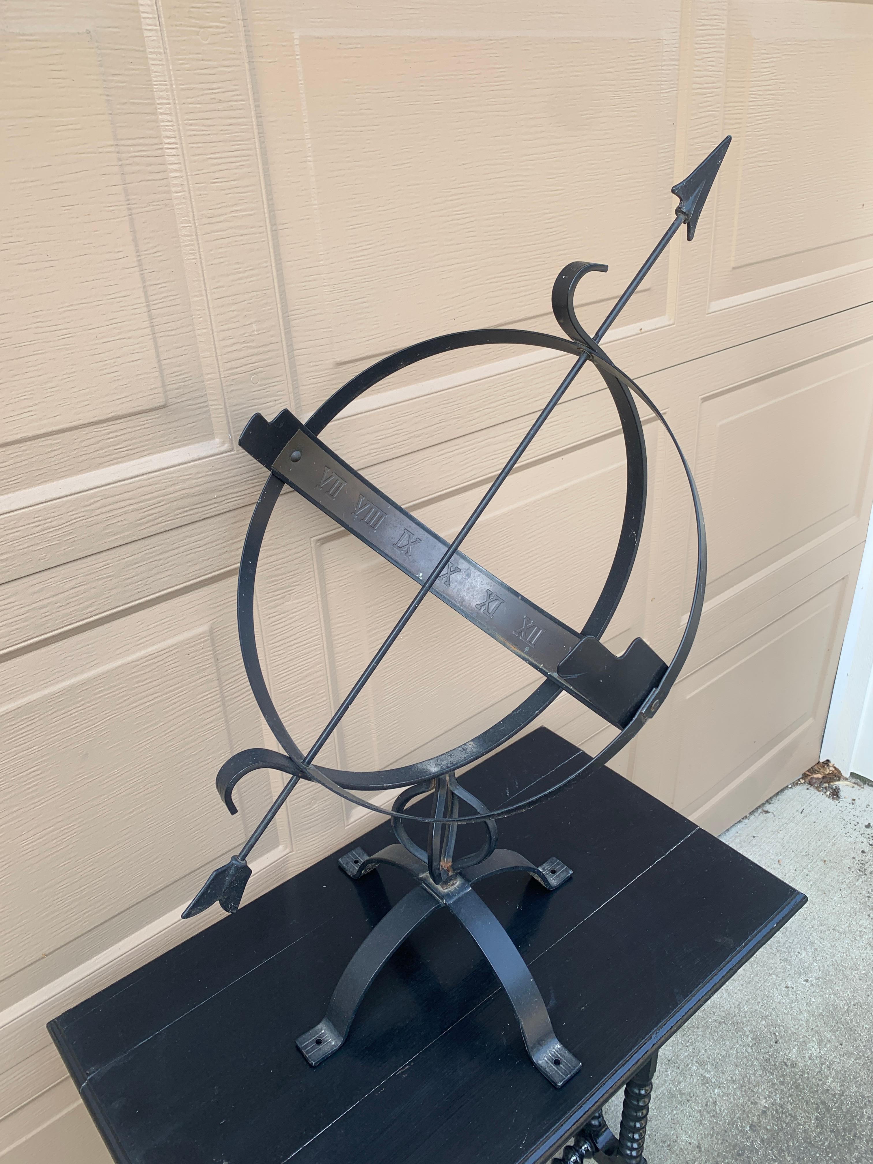 Vintage French Country Iron Garden Armillary Sundial In condizioni buone in vendita a Elkhart, IN
