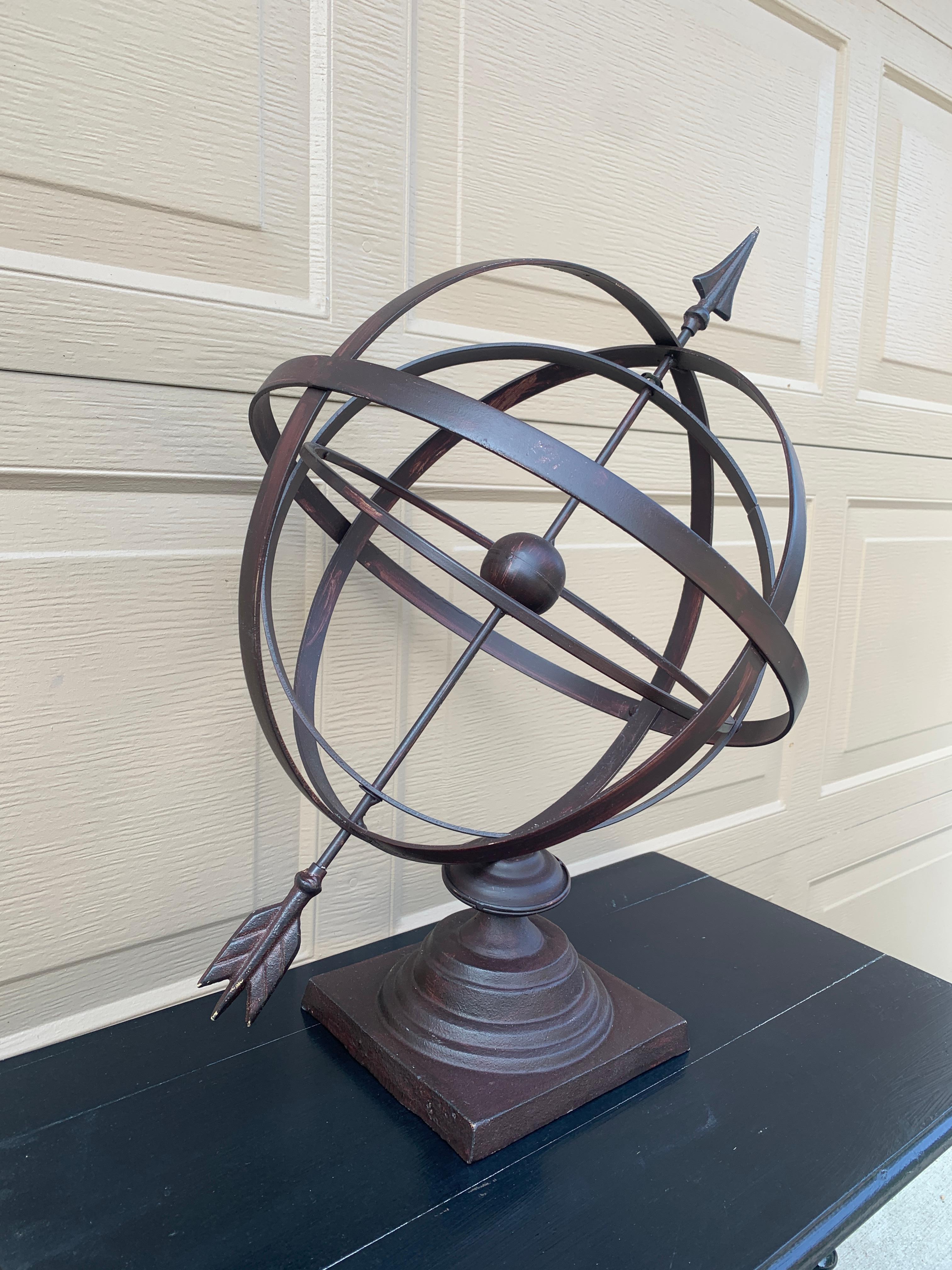 Vintage French Country Iron Garden Armillary Sundial siglo XX en venta