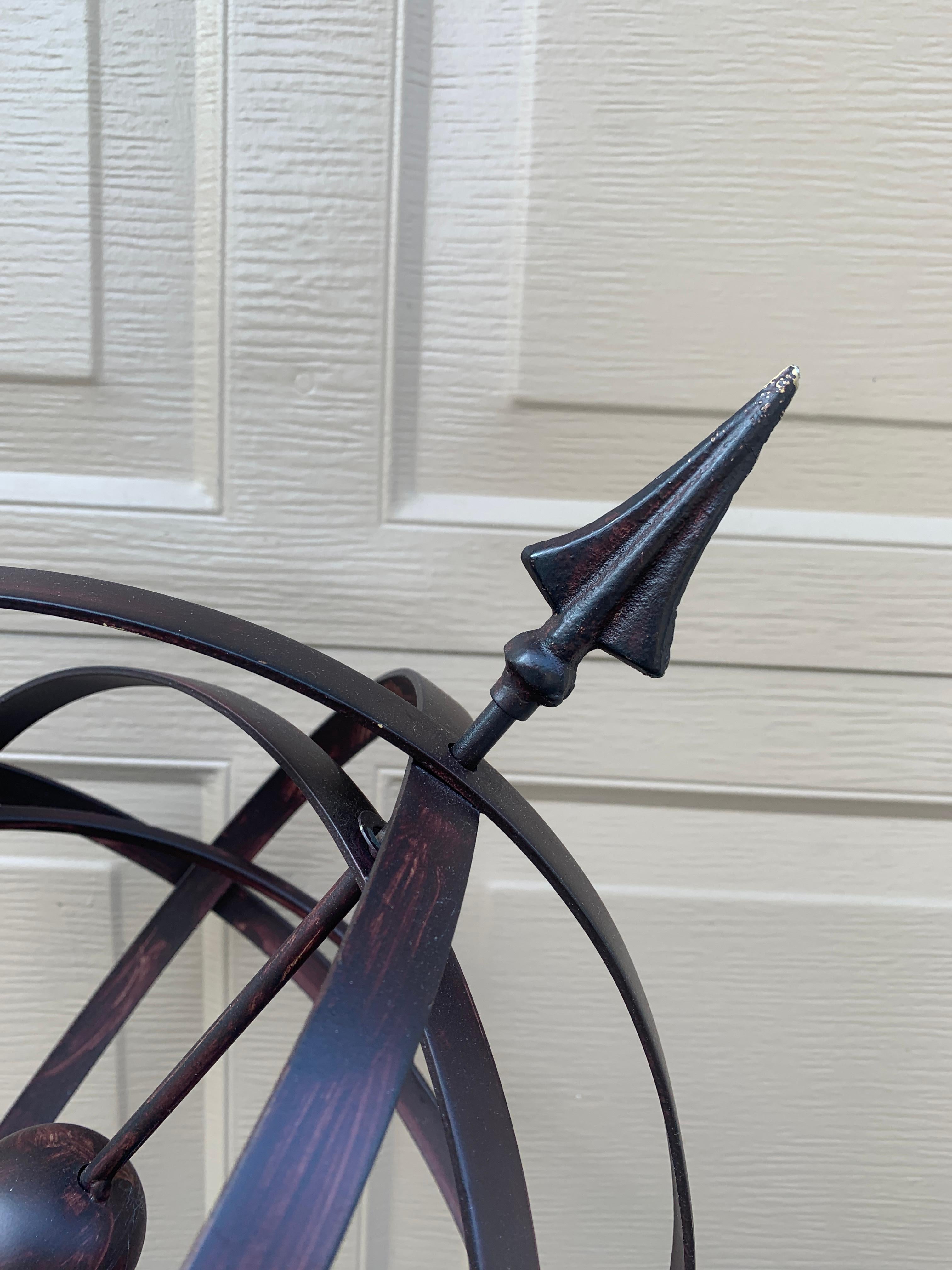 Vintage French Country Iron Garden Armillary Sundial Hierro en venta