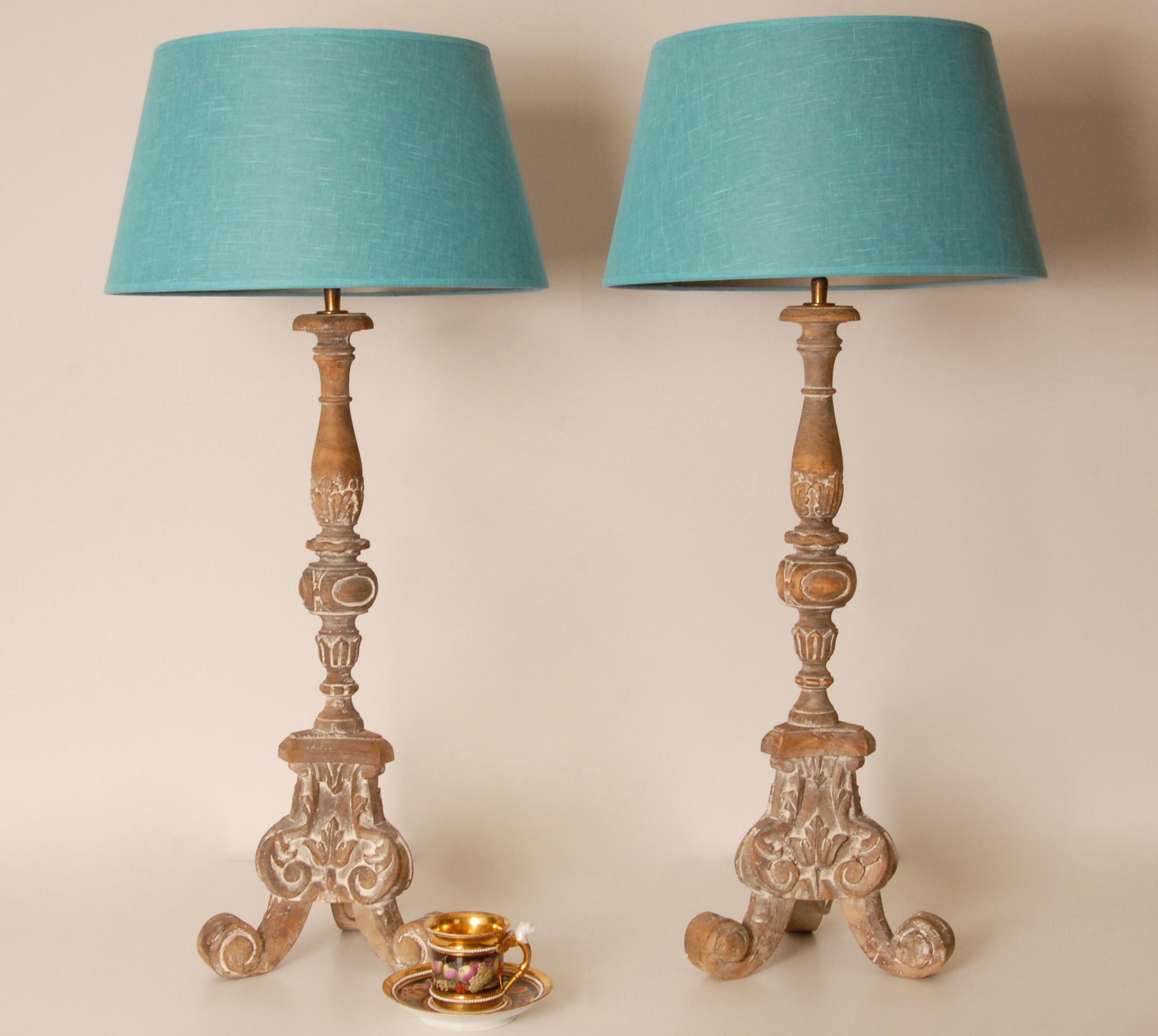 Français Paire d'abat-jour en lin turquoise Wood Wood Vintage en vente