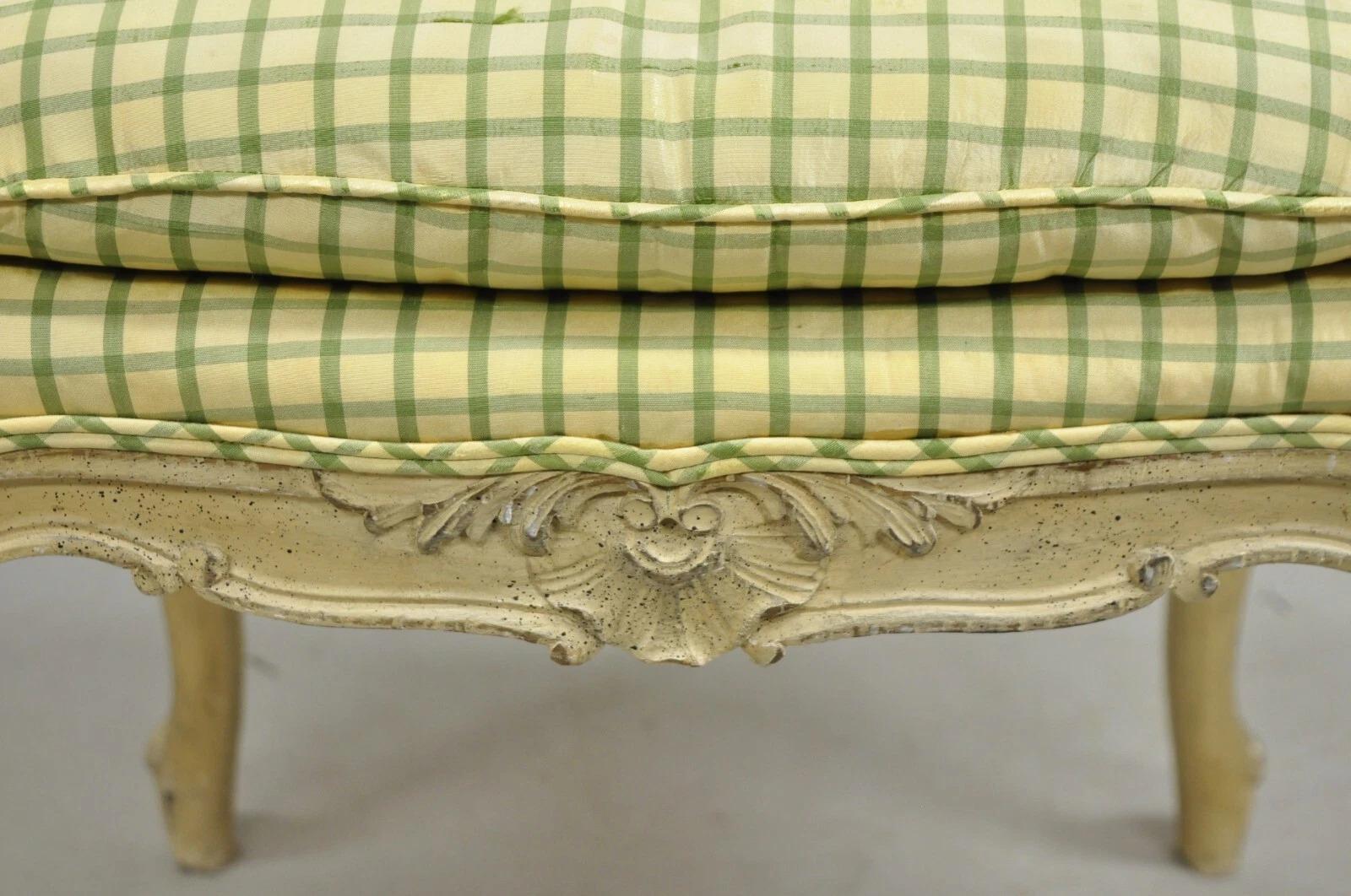 Sconosciuto Sgabello Vintage French Country Louis XV Cream Distress Painted Wood Ottoman in vendita