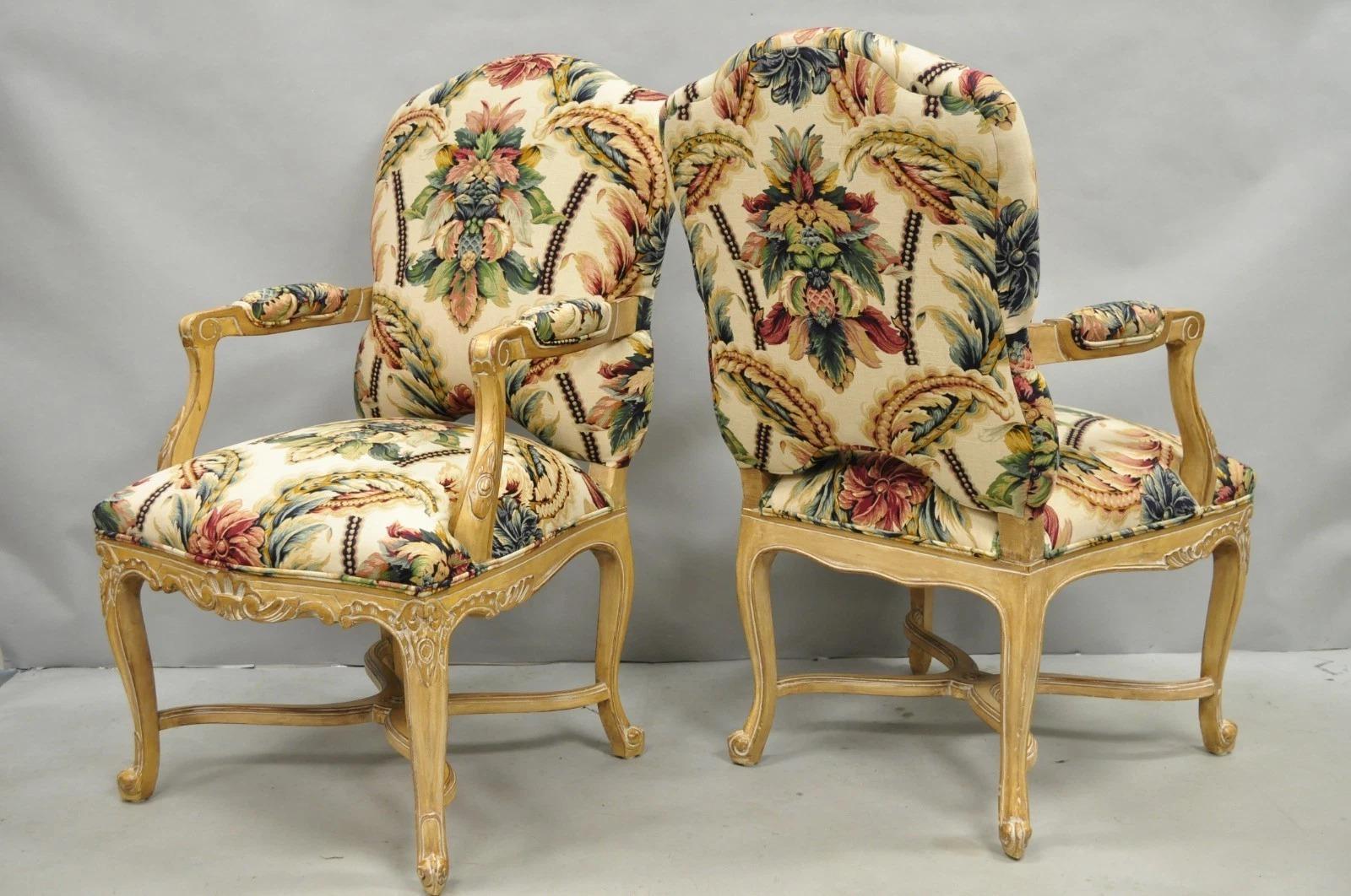 Poltrone da salotto vintage in legno intagliato in stile Luigi XV - una coppia in vendita 5