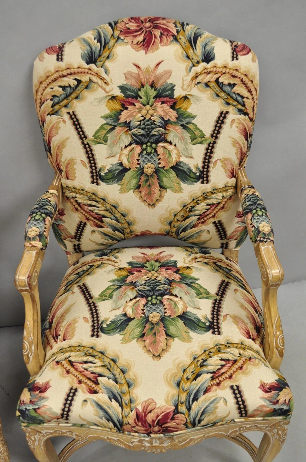 Sconosciuto Poltrone da salotto vintage in legno intagliato in stile Luigi XV - una coppia in vendita