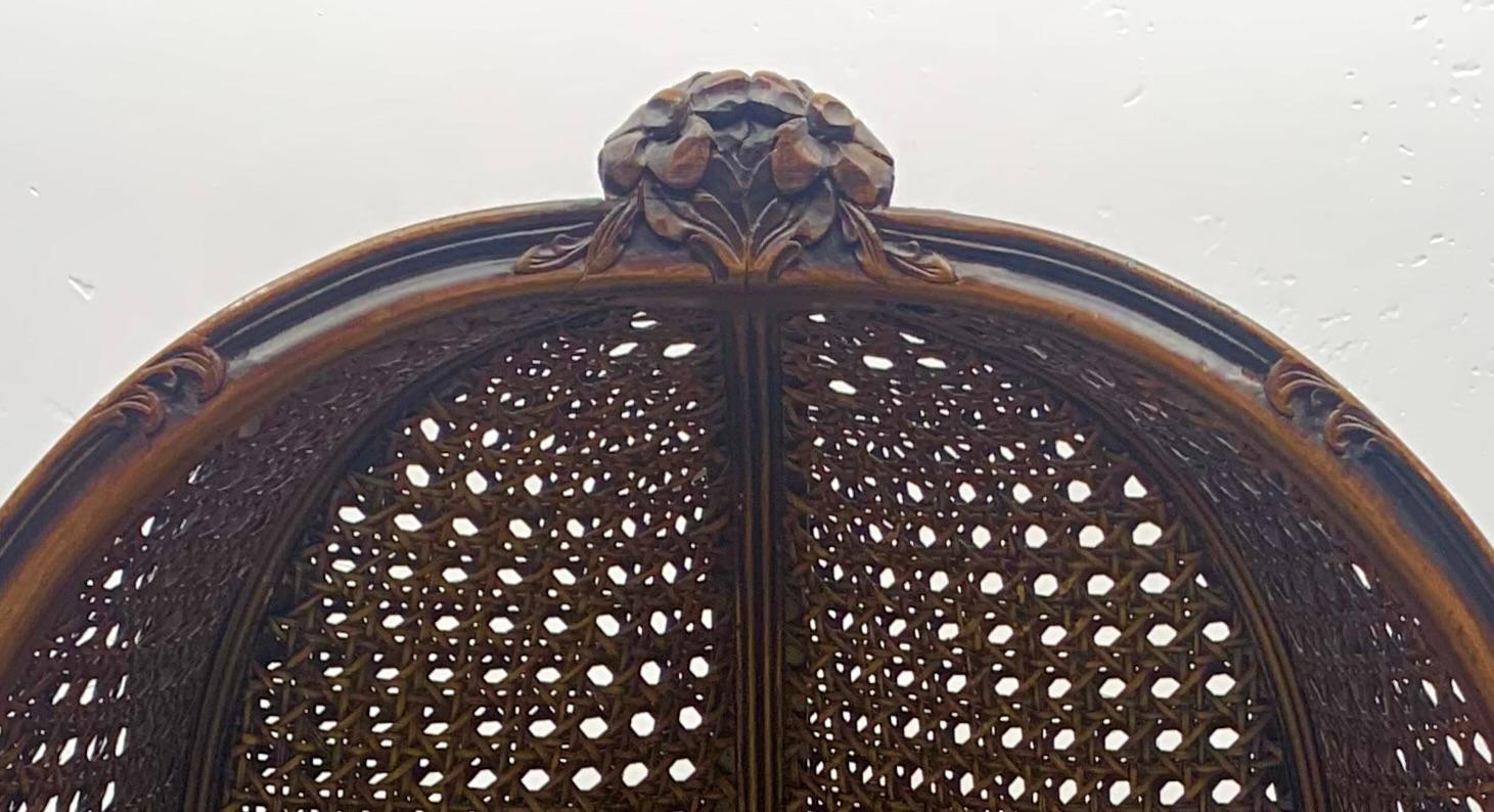 Vieille chaise porte-porter italienne de style Louis XV à double canne  en vente 4