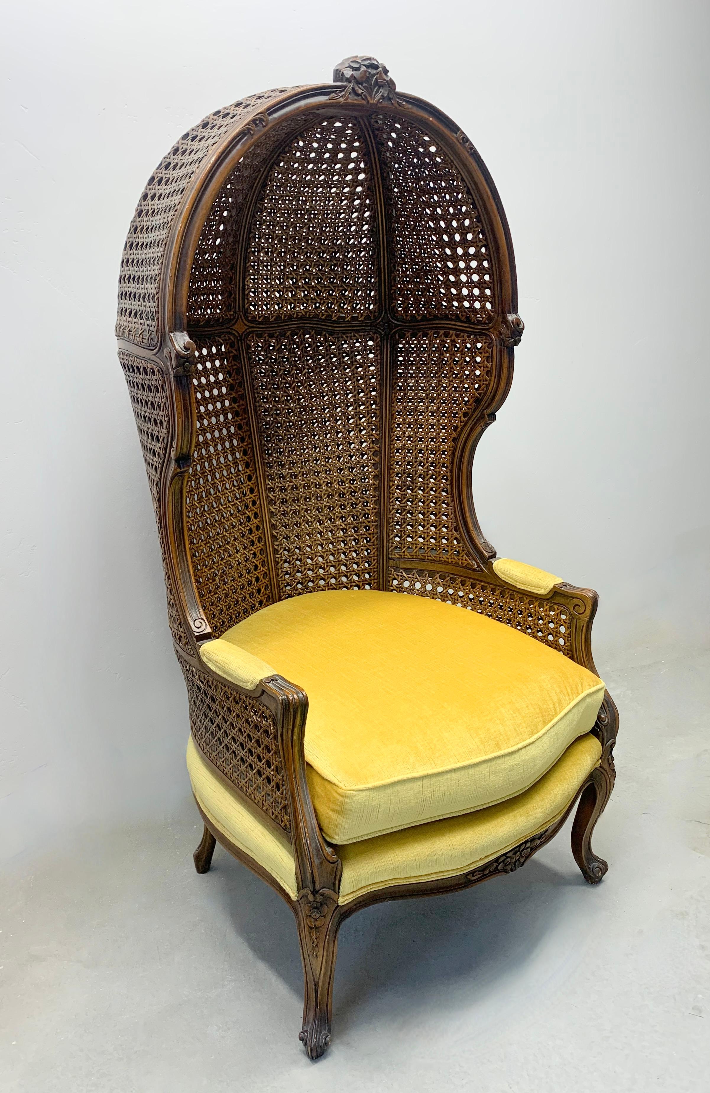 Vieille chaise porte-porter italienne de style Louis XV à double canne  en vente 2