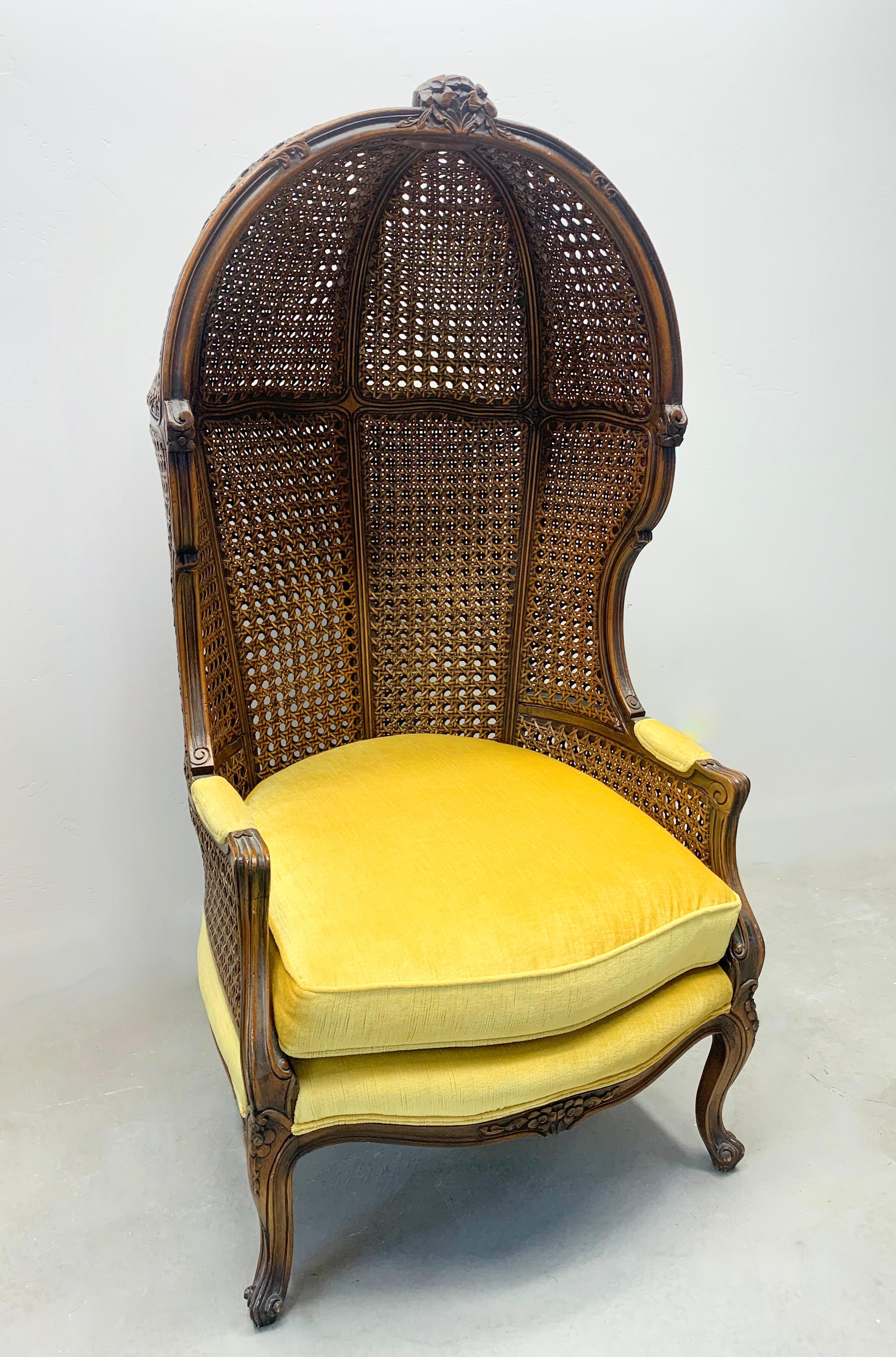 Vieille chaise porte-porter italienne de style Louis XV à double canne  en vente 3