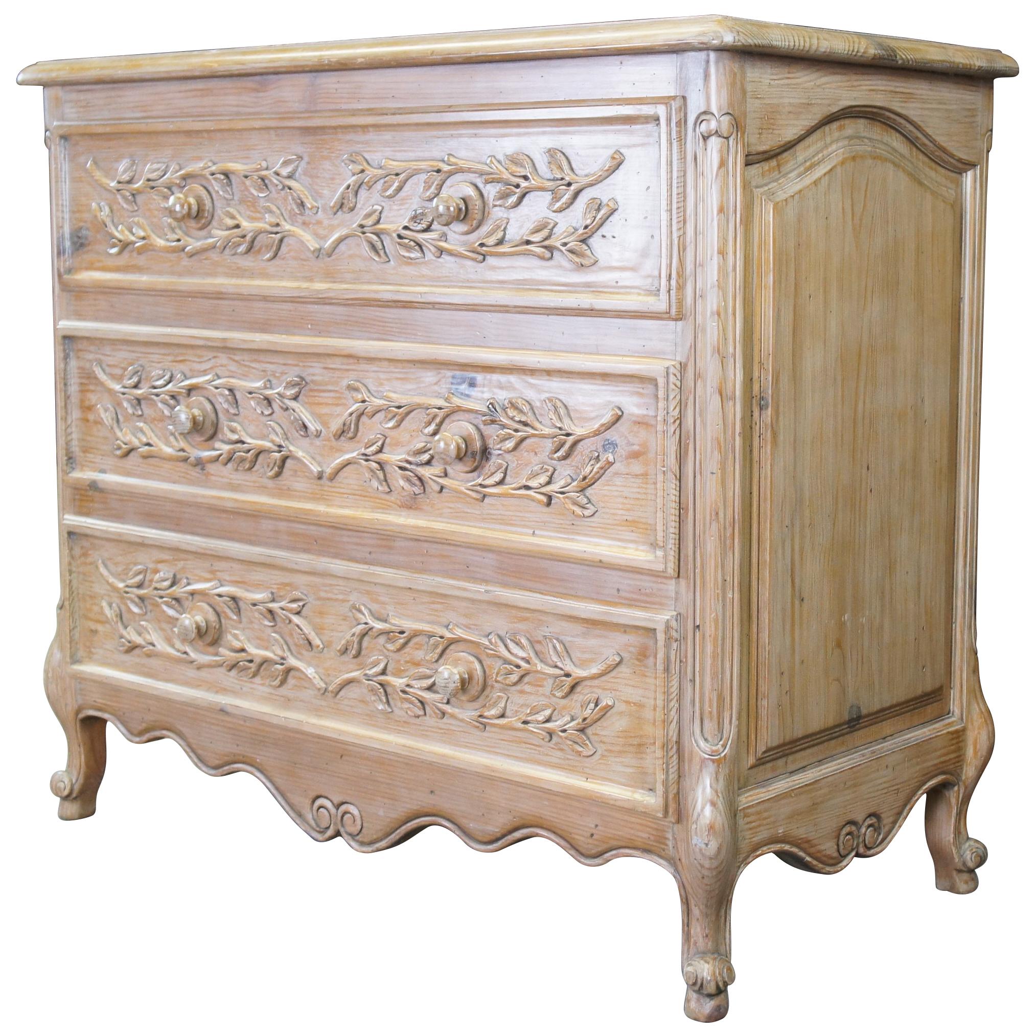 Vintage French Country Louis XV Style Farmhouse Pine Dresser Three Drawer Chest In Good Condition In Dayton, OH