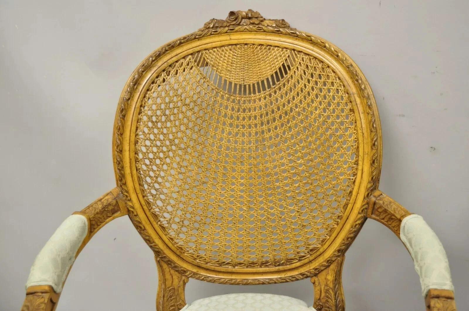 Inconnu Paire de fauteuils de style Louis XVI français vintage à dossier ovale en rotin en vente