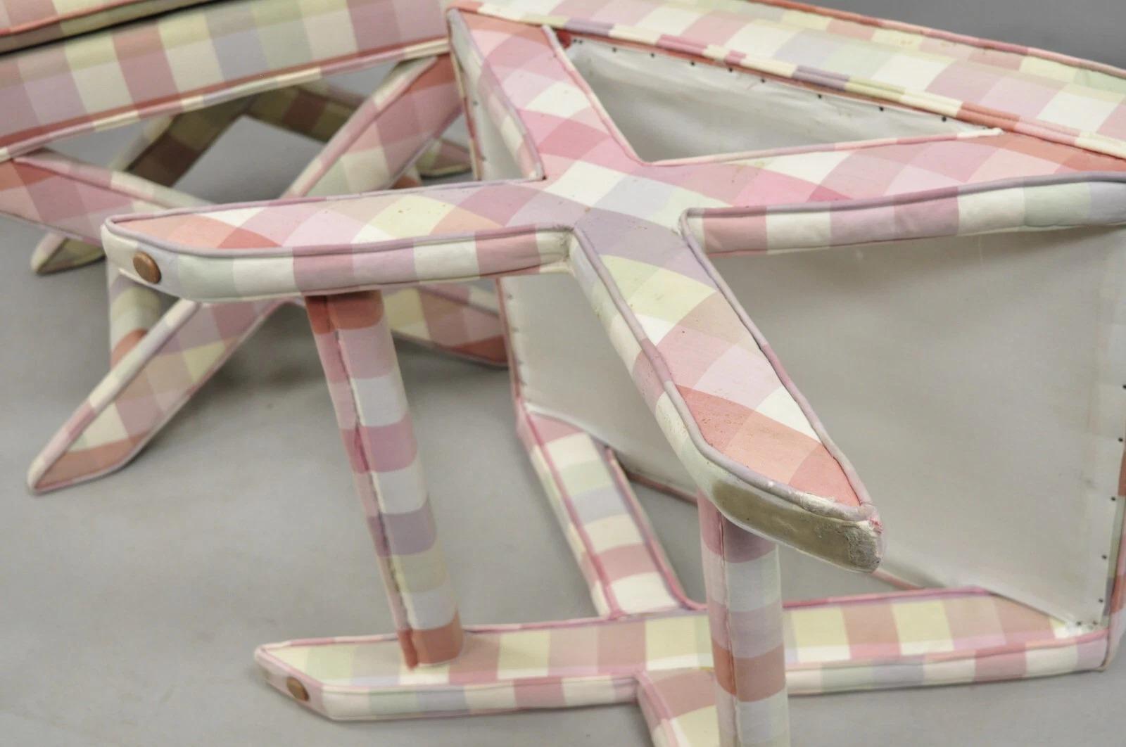Vintage French Country Pink Plaid Hollywood Regency X-Stool Curule Bench Pair en vente 3
