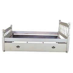 Vintage Französisch Country Provincial Cannonball Post Twin Size Trundle Bett Chic, Vintage