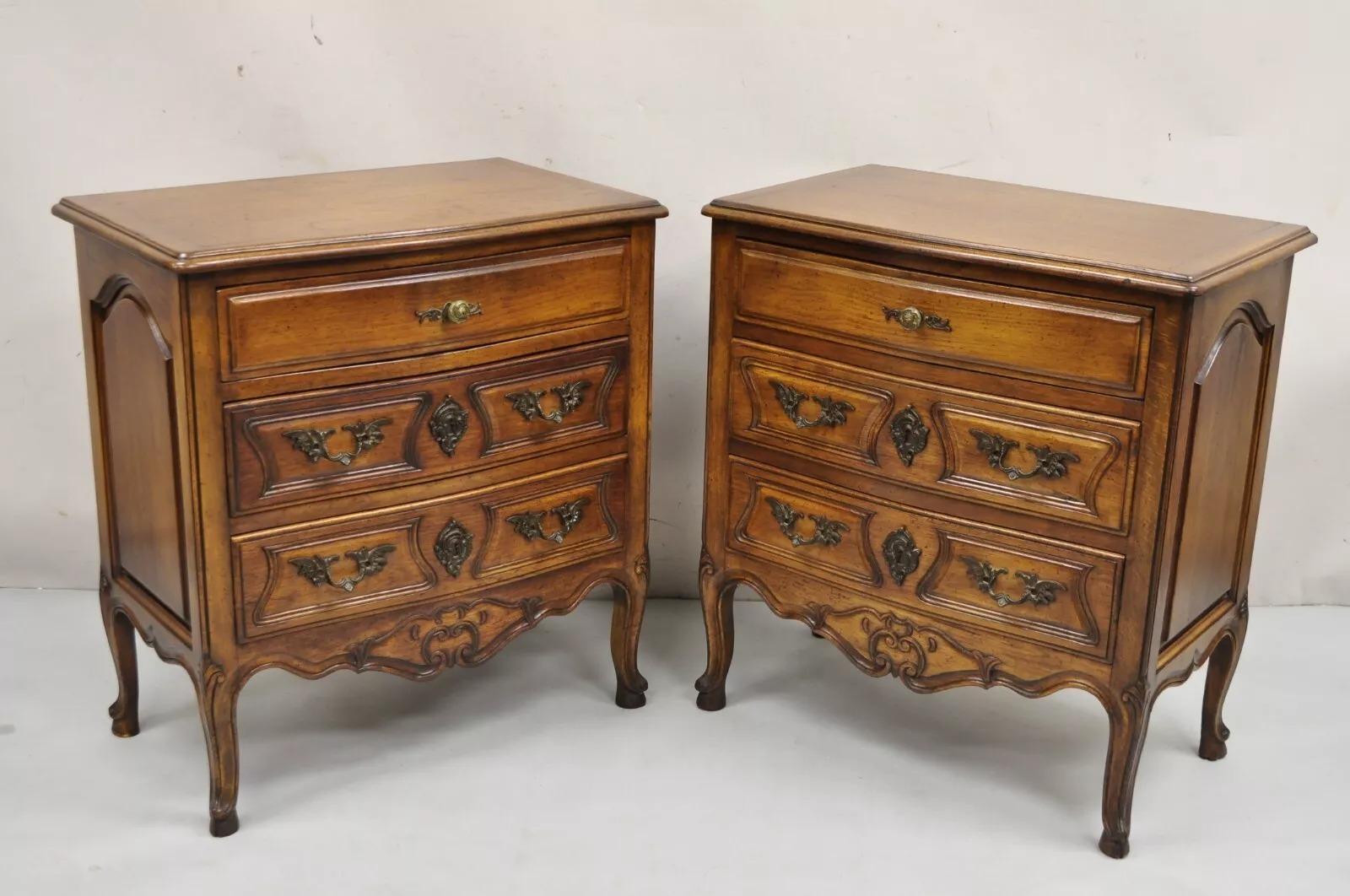Vintage French Country Provincial Carved Walnut Italian Nightstands - a Pair 6