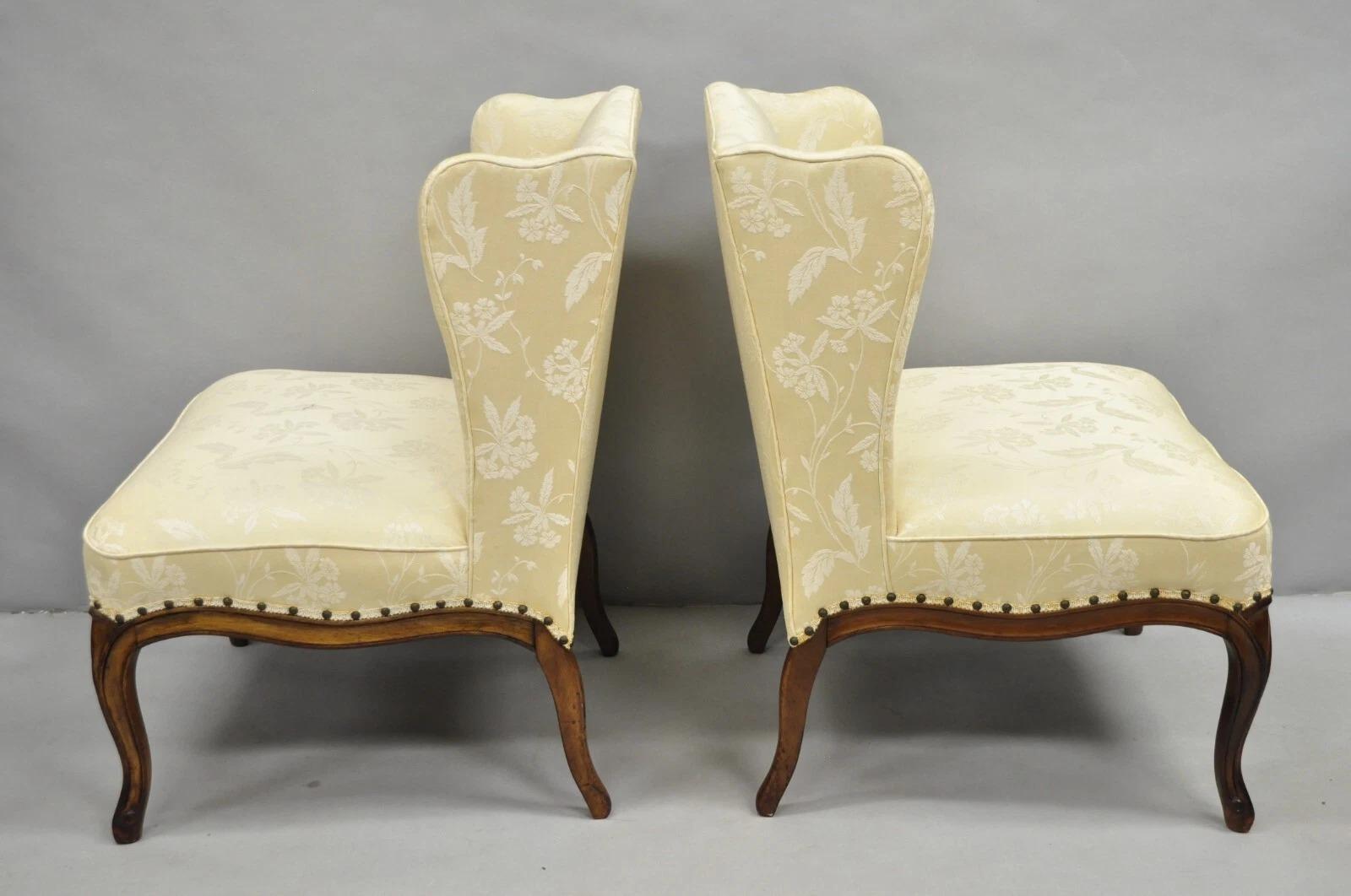 Vintage French Country Provincial Cherry Cabriole Leg Slipper Lounge Chair Pair en vente 5