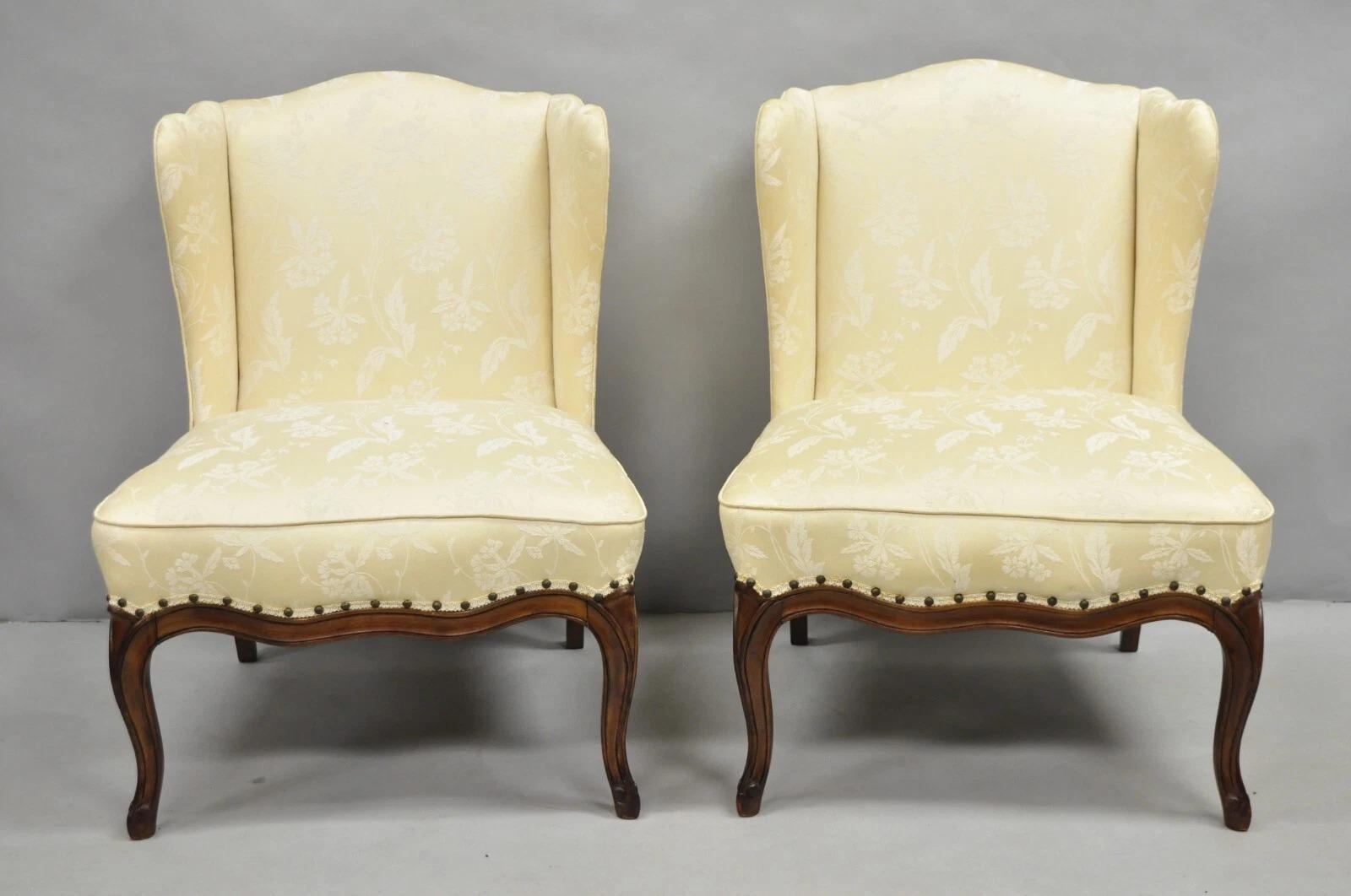 Autre Vintage French Country Provincial Cherry Cabriole Leg Slipper Lounge Chair Pair en vente