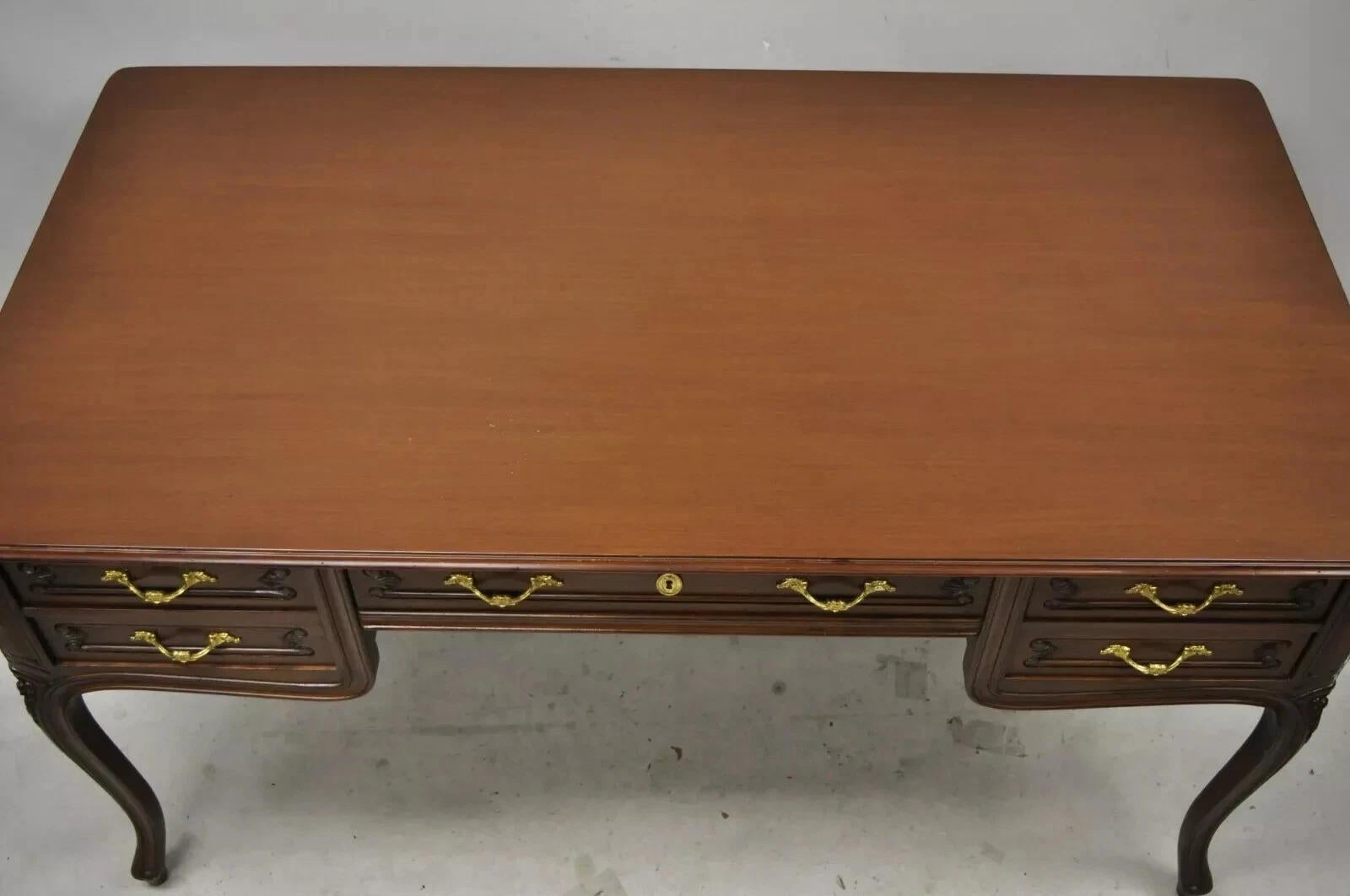 Vintage French Country Provincial Louis XV Style Walnut Office Writing Desk In Good Condition For Sale In Philadelphia, PA