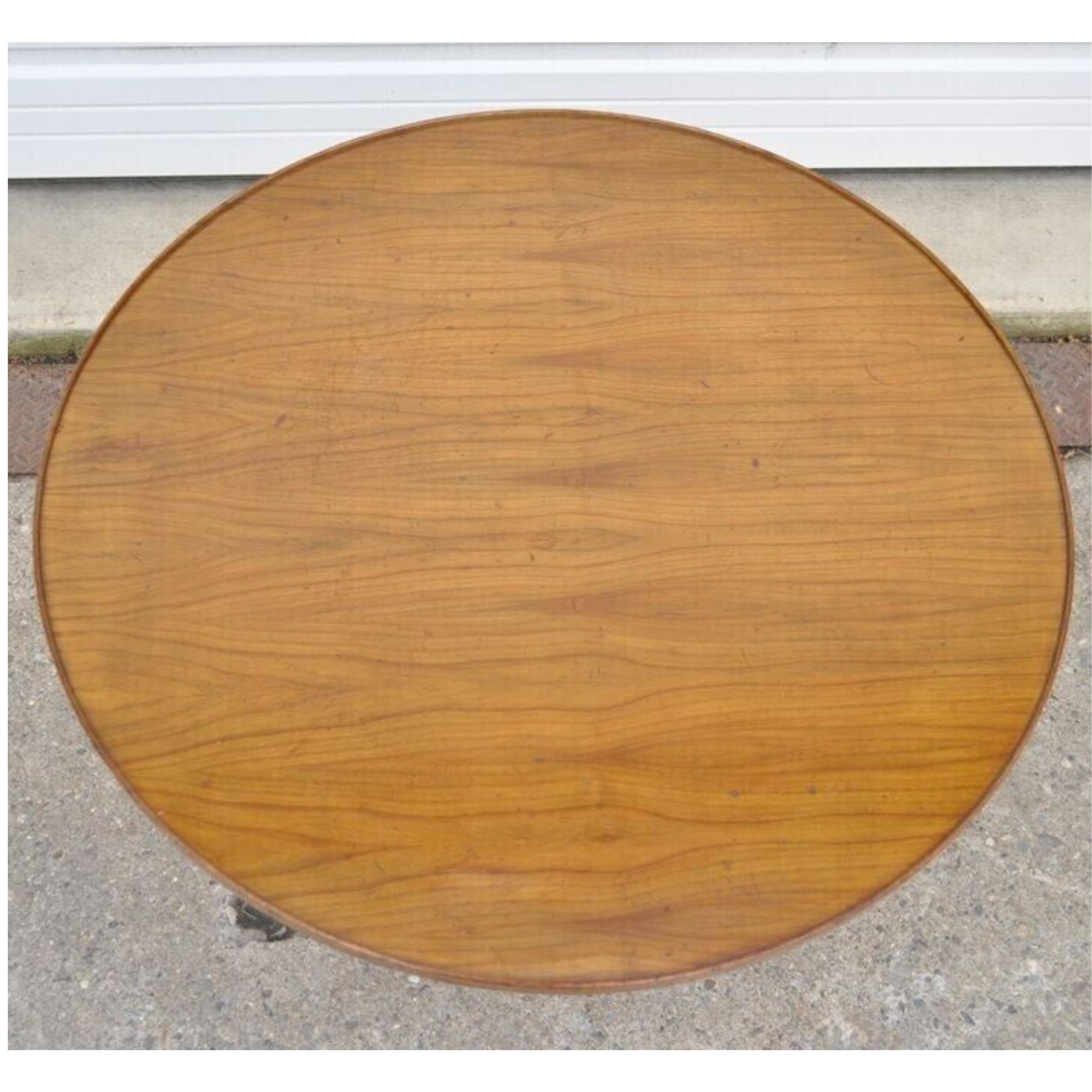 Vintage French Country Provincial Round Cherry Occasional Side Table w/ Drawer In Good Condition For Sale In Philadelphia, PA