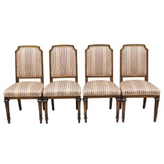 Lot de 4 chaises de salle à manger vintage de style provincial français, en noyer sculpté