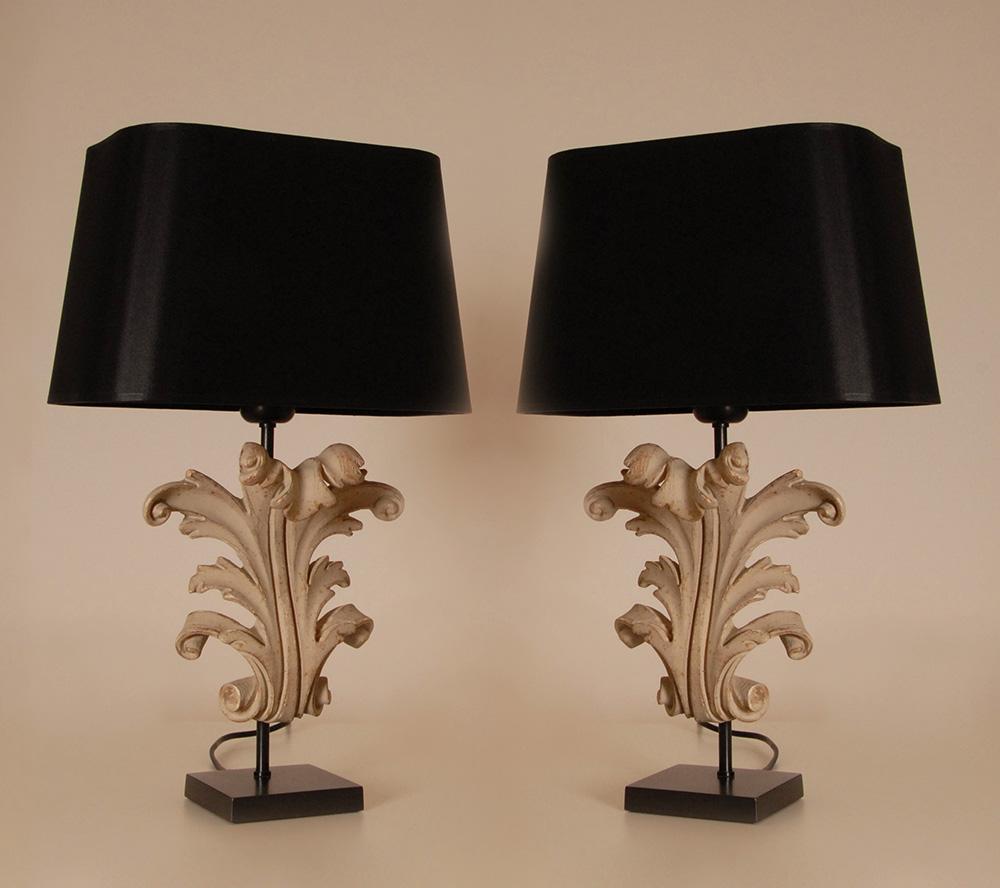 Vintage Französisch Land Taupe Tischlampen geschnitzt Holz Barock Acanthus Blatt Paar im Angebot 2