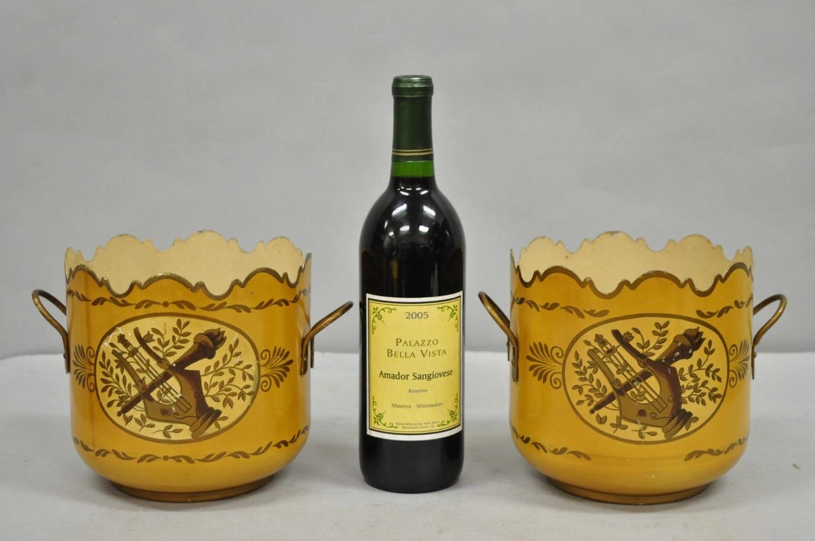 Vaso Cachepot d'epoca in metallo dipinto di giallo - una coppia. Circa metà del XX secolo. Misure: 6,5