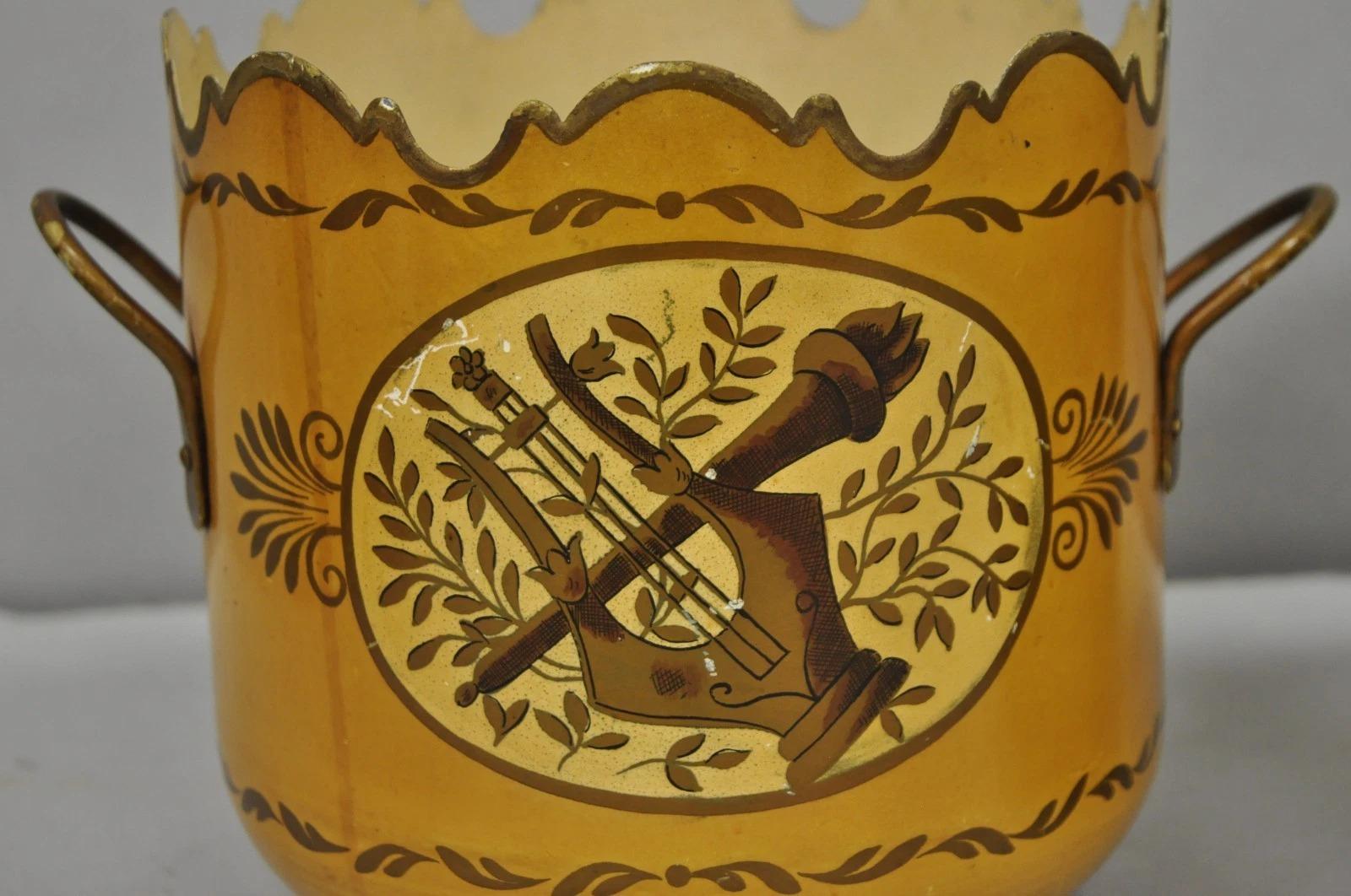 XX secolo Vaso Cachepot d'epoca in metallo dipinto di giallo - una coppia in vendita