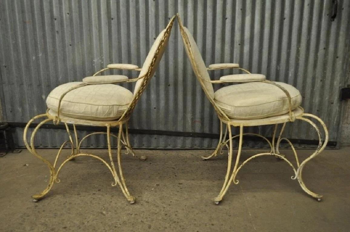 Vintage French Country Wrought Iron Lattice Scrolling Arm Chairs (B) - Pair en vente 3