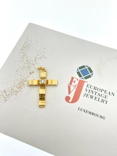 Croce francese vintage in oro giallo e bianco 18kt con diamante