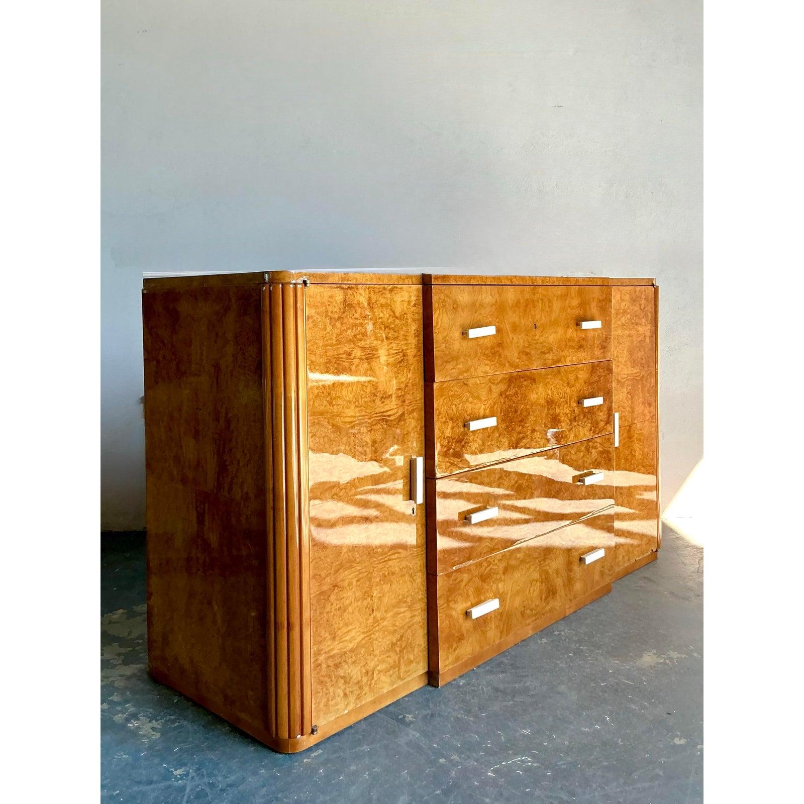 Credenza Vintage Francesa Deco De Madera De Burl Con Asas De Hueso Francés en venta