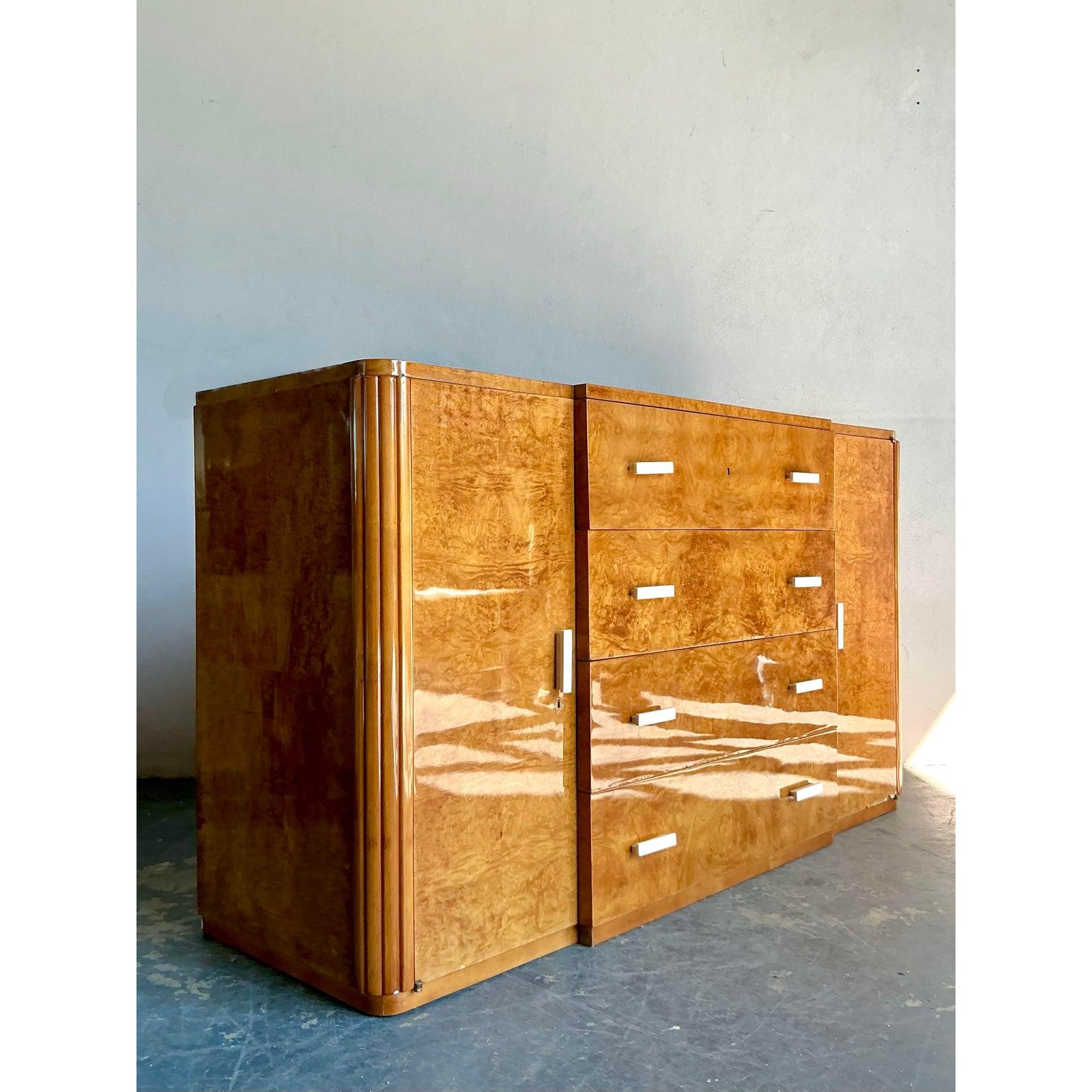 Credenza Vintage Francesa Deco De Madera De Burl Con Asas De Hueso siglo XX en venta