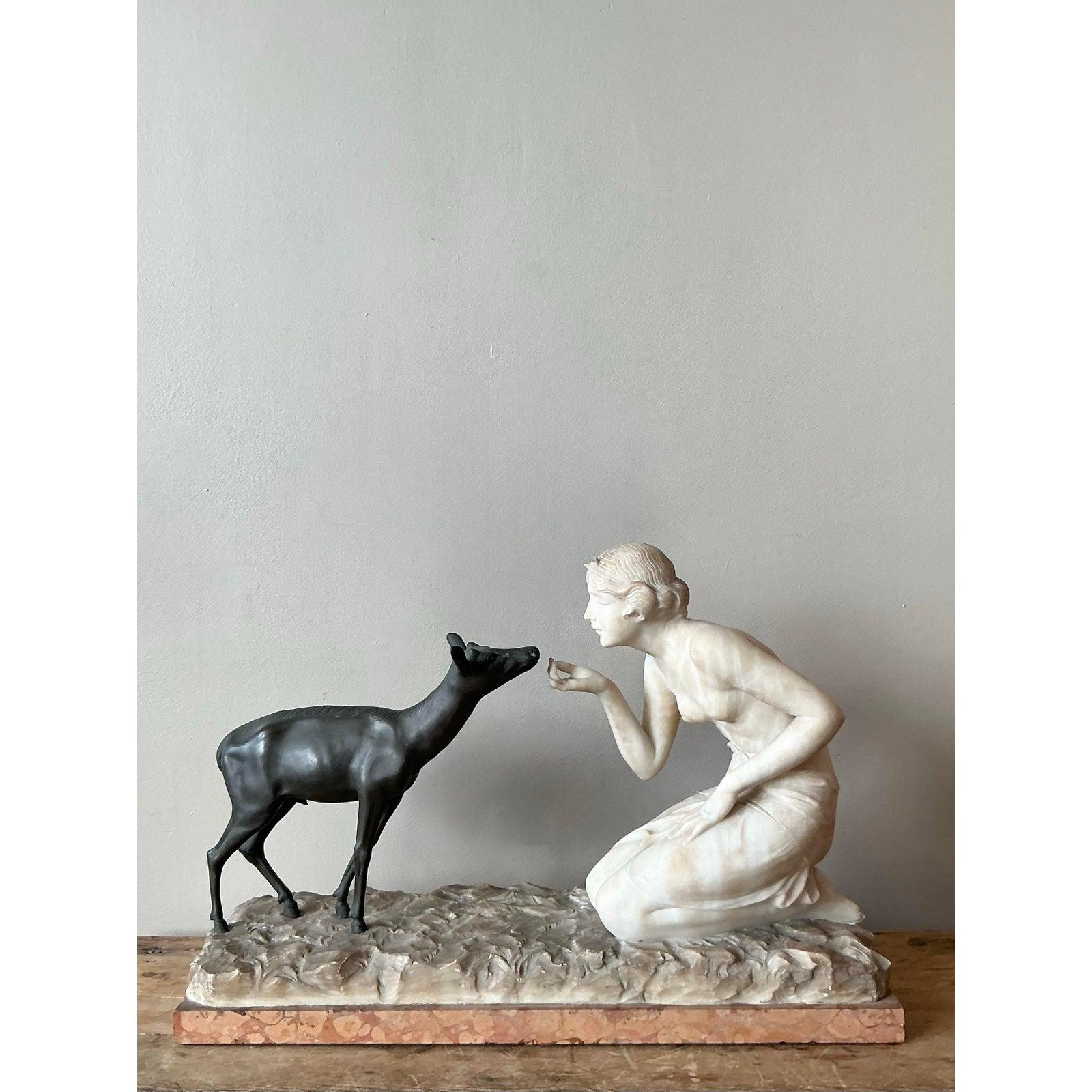 Scultura d'epoca in bronzo e pietra scolpita in stile Deco francese di R. Ponti 