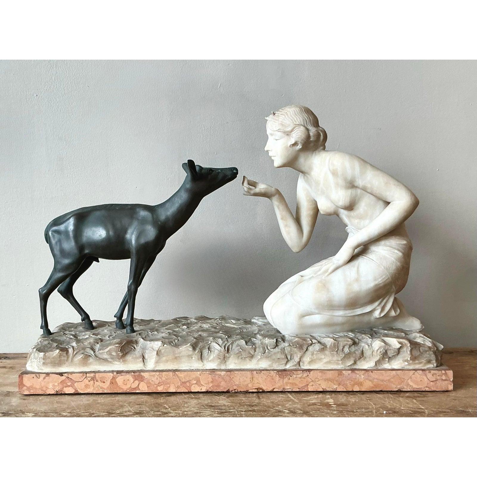 Scultura d'epoca in bronzo e pietra scolpita in stile Deco francese di R. Ponti 