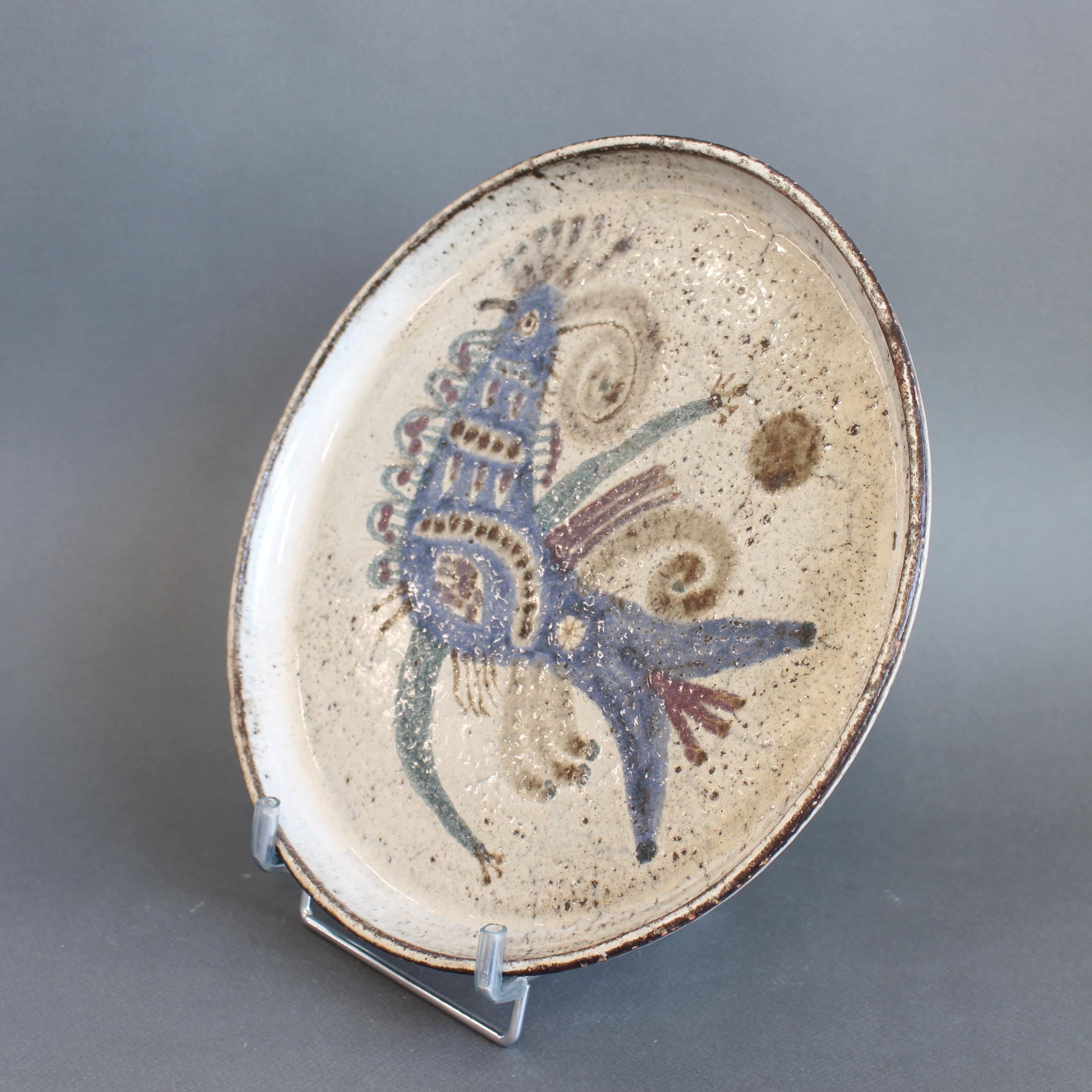 Mid-Century moderno Piatto decorativo francese d'epoca in ceramica di Gustave Reynaud per Le Mùrier in vendita