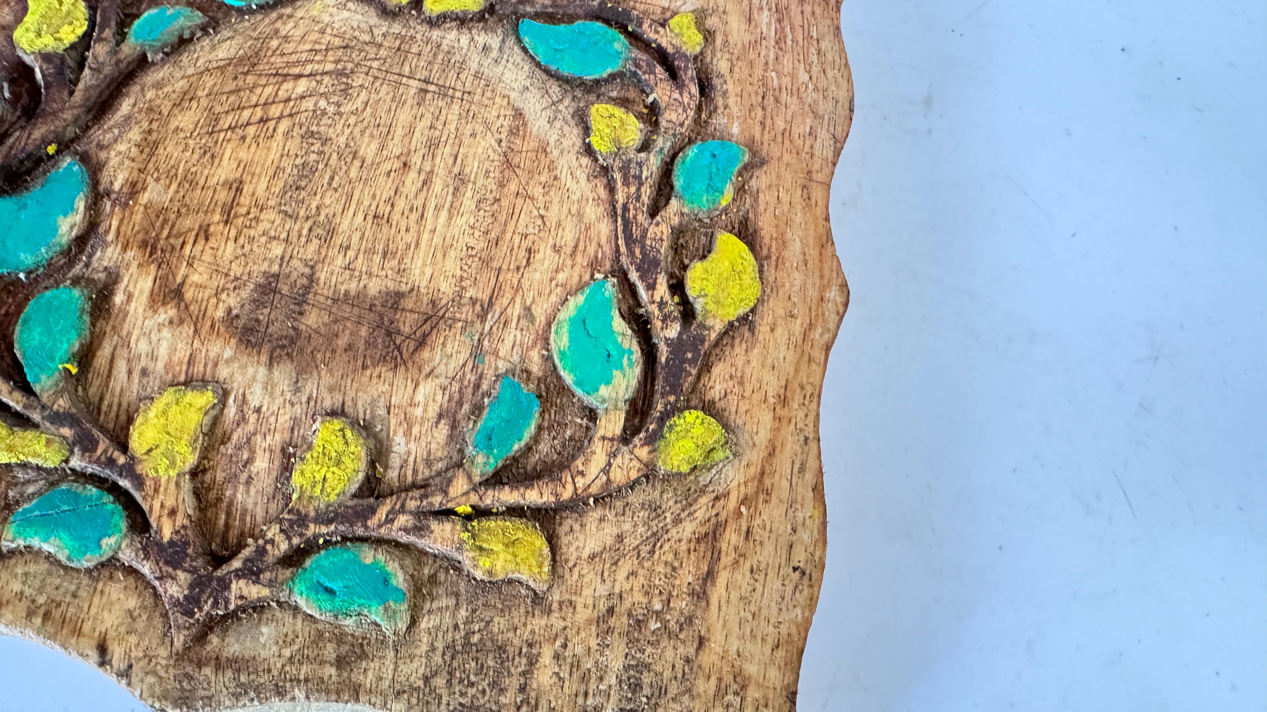 Metà XX secolo Tavola decorativa francese d'epoca in legno - Disegno floreale dipinto a mano - Anni '60 in vendita