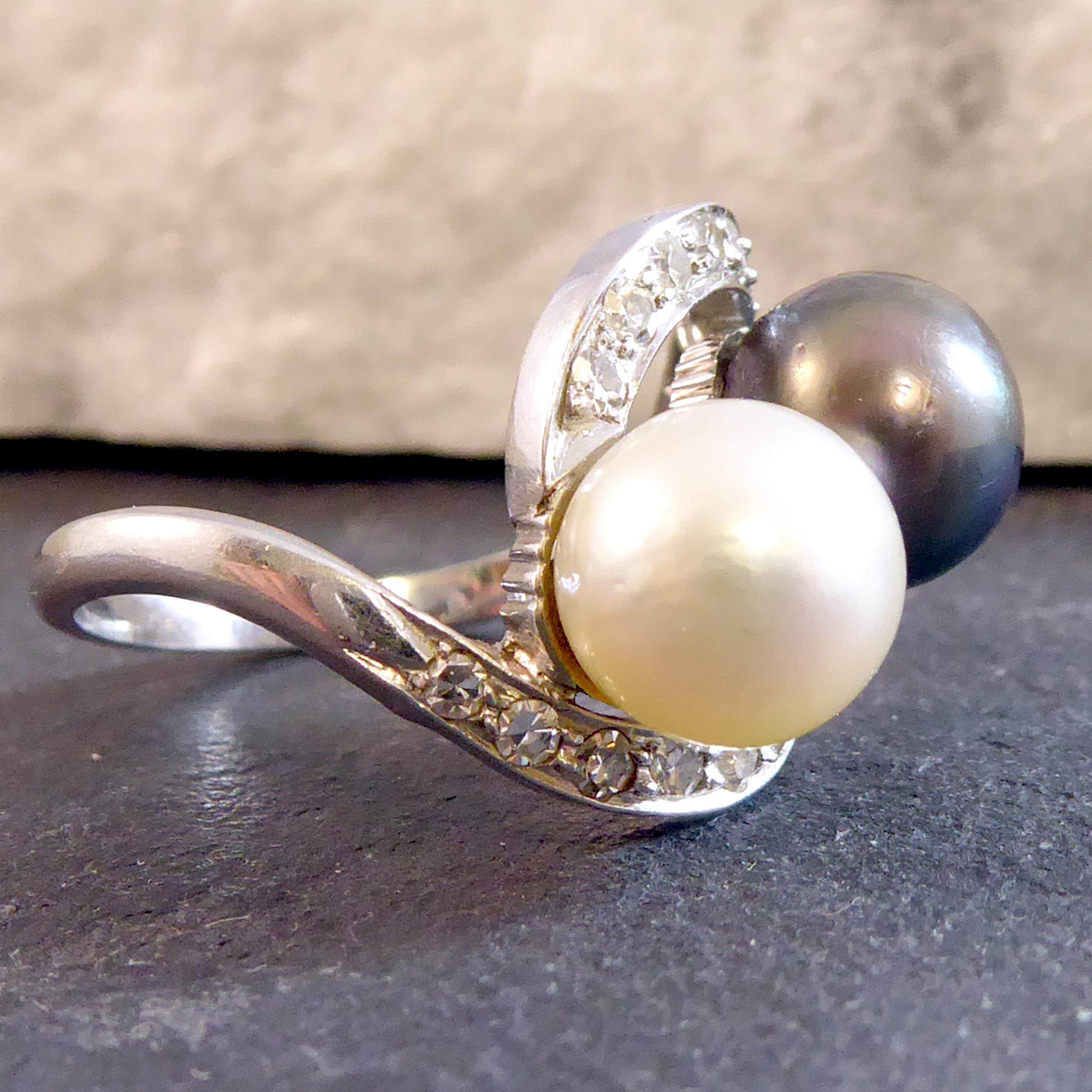 Vintage French Design Akoya Grey and Cream Pearl Diamond Cross Over Twist Ring In Good Condition In Yorkshire, West Yorkshire