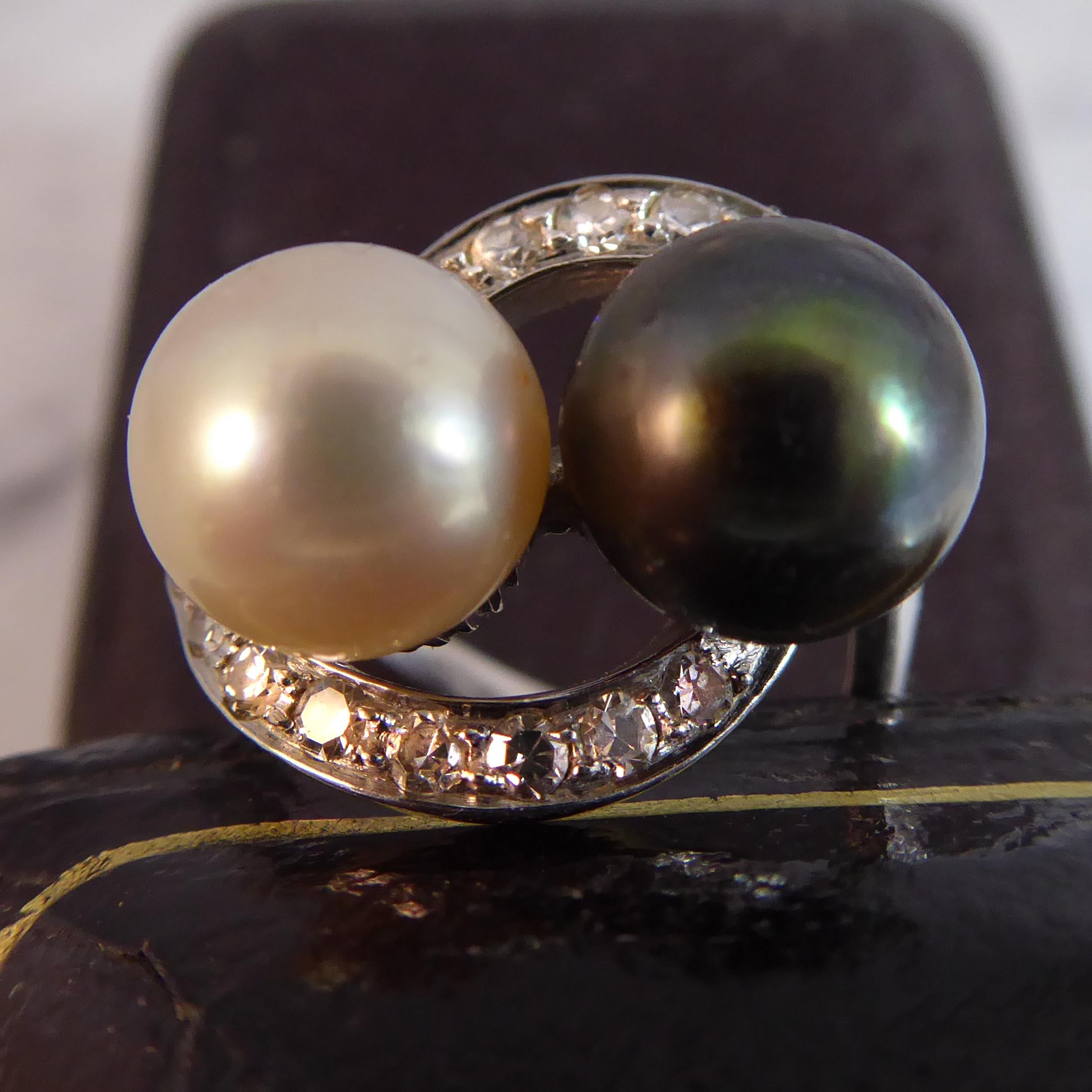 Vintage French Design Akoya Grey and Cream Pearl Diamond Cross Over Twist Ring 4