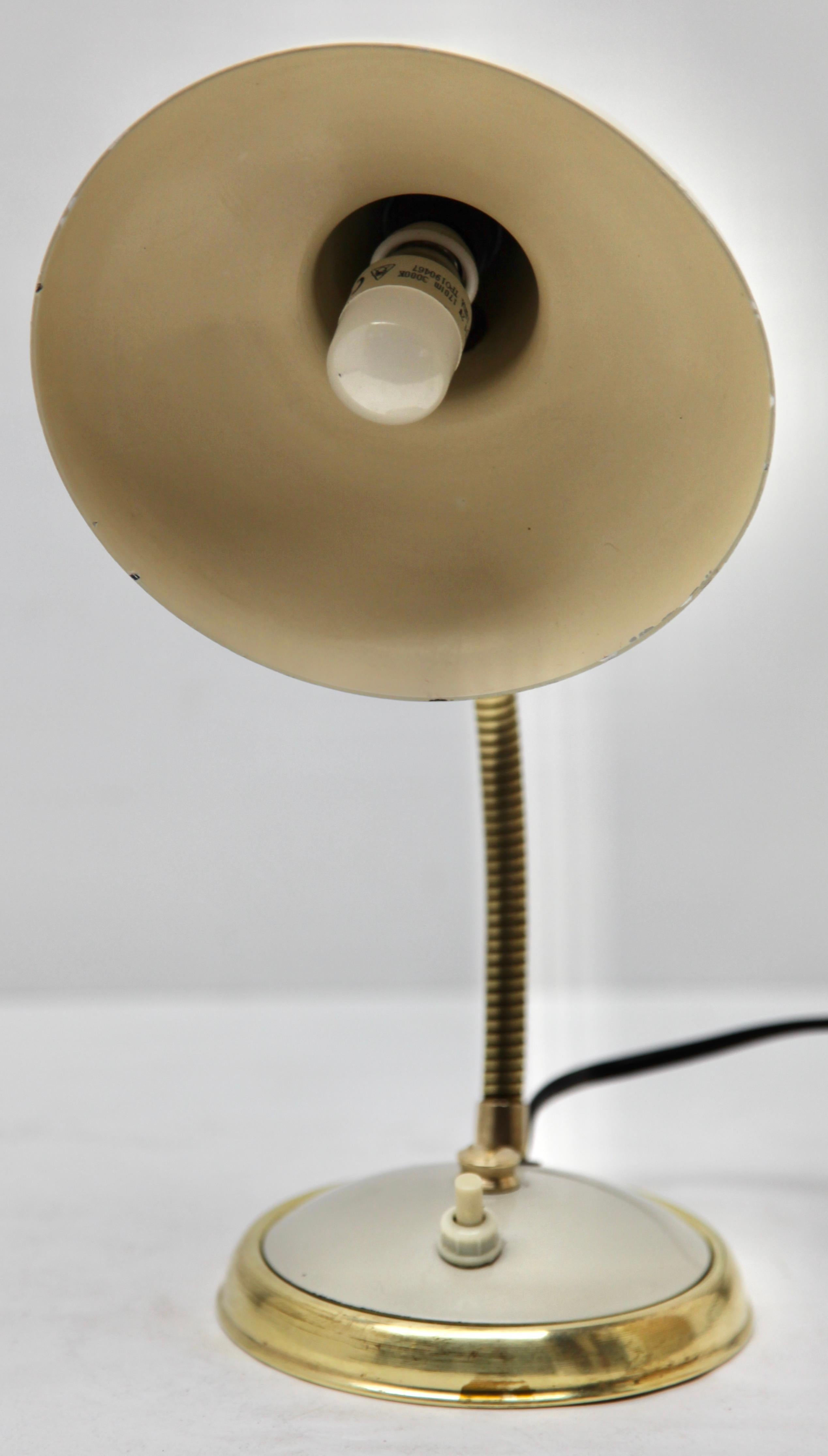 Milieu du XXe siècle Lampe de bureau ou de chevet vintage d'Aluminor France, années 1950 en vente