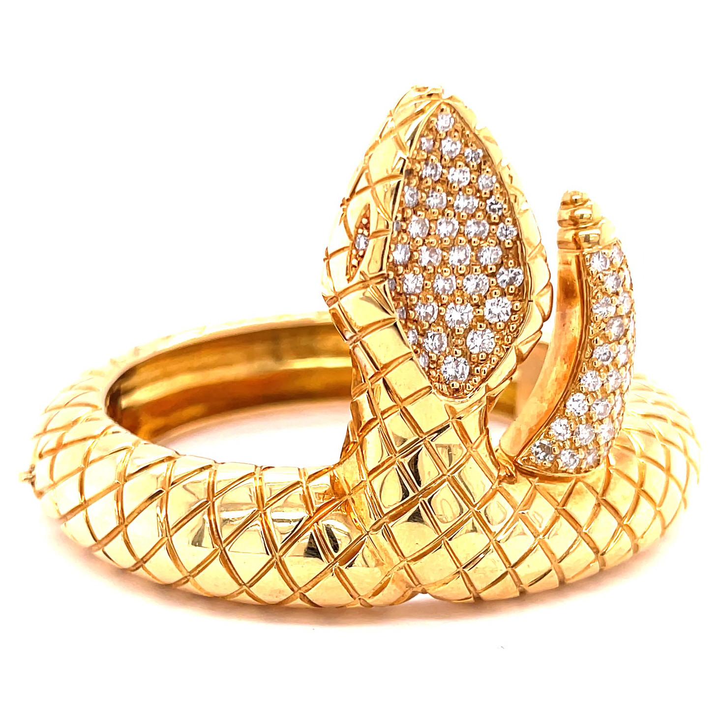Vintage French Diamond 18 Karat Gold Snake Bracelet In Excellent Condition In Beverly Hills, CA